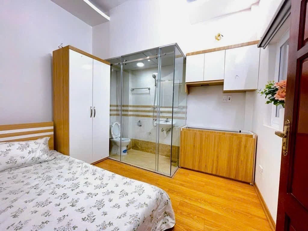 Nhà đất mặt phố, Cầu Giấy, Hà Nội - 44m² giá 13.2 tỷ