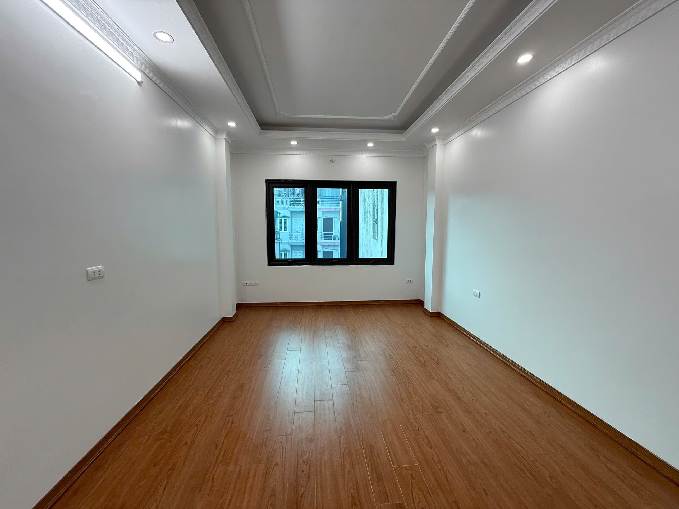Nhà đất mặt phố, Hoàng Mai, Hà Nội - 51m² giá 11.2 tỷ