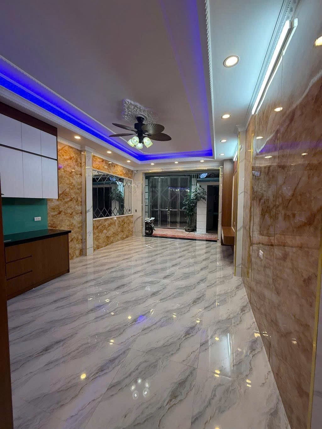 Nhà đất mặt phố, Hoàng Mai, Hà Nội - 39m² giá 11.2 tỷ