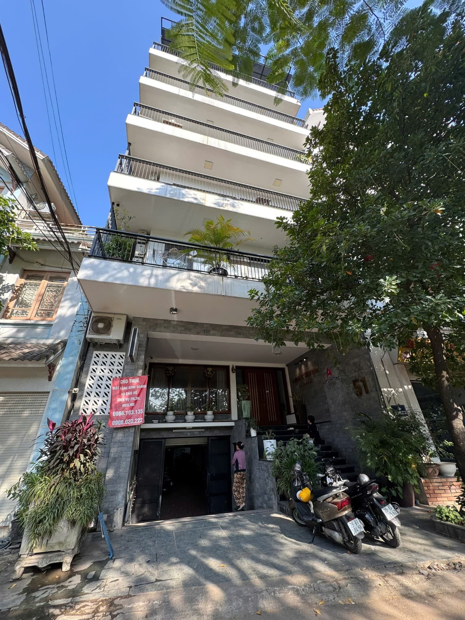 Nhà đất mặt phố, Tây Hồ, Hà Nội - 205m² giá 142 tỷ