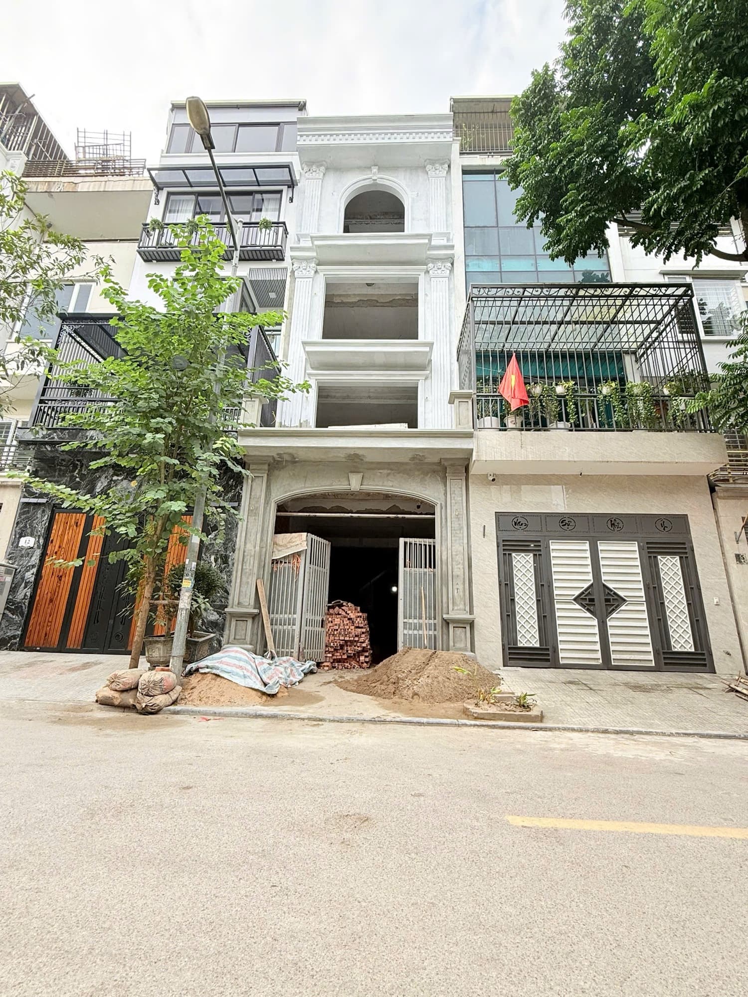 Nhà đất mặt phố, Hà Đông, Hà Nội - 90m² giá 25.8 tỷ