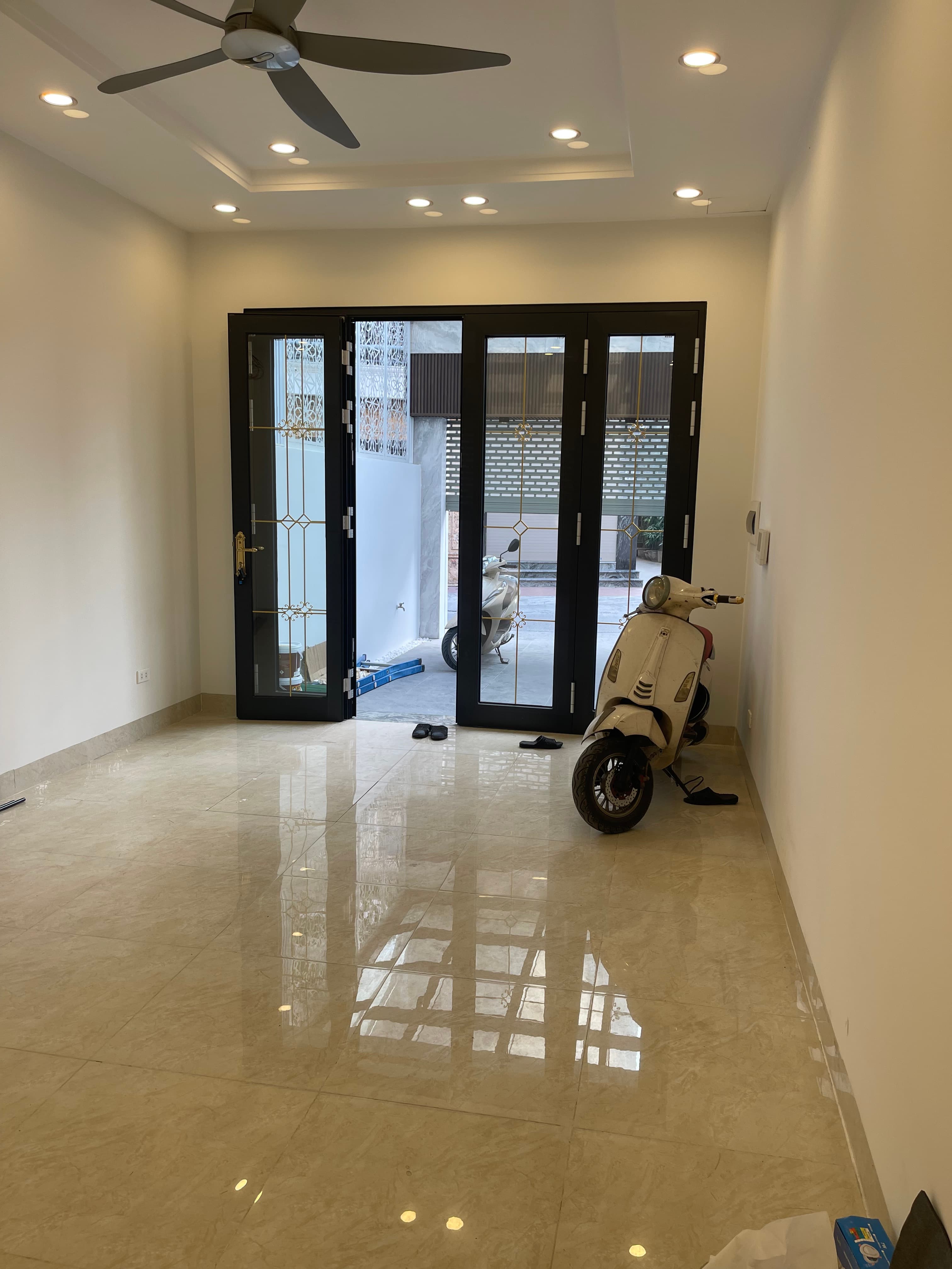 Nhà đất mặt phố, Long Biên, Hà Nội - 82m² giá 16.5 tỷ