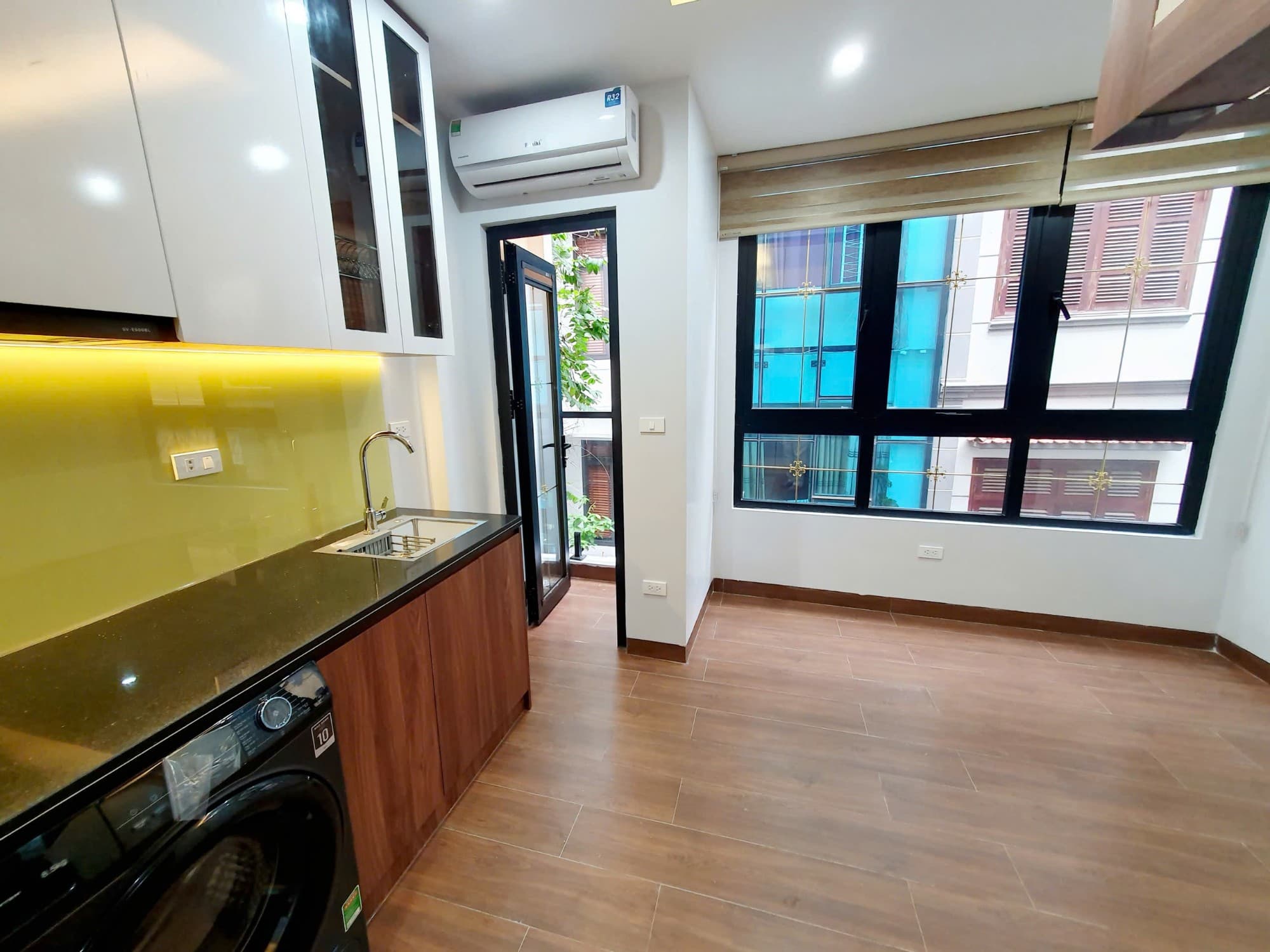 Nhà đất mặt phố, Tây Hồ, Hà Nội - 54m² giá 25.85 tỷ