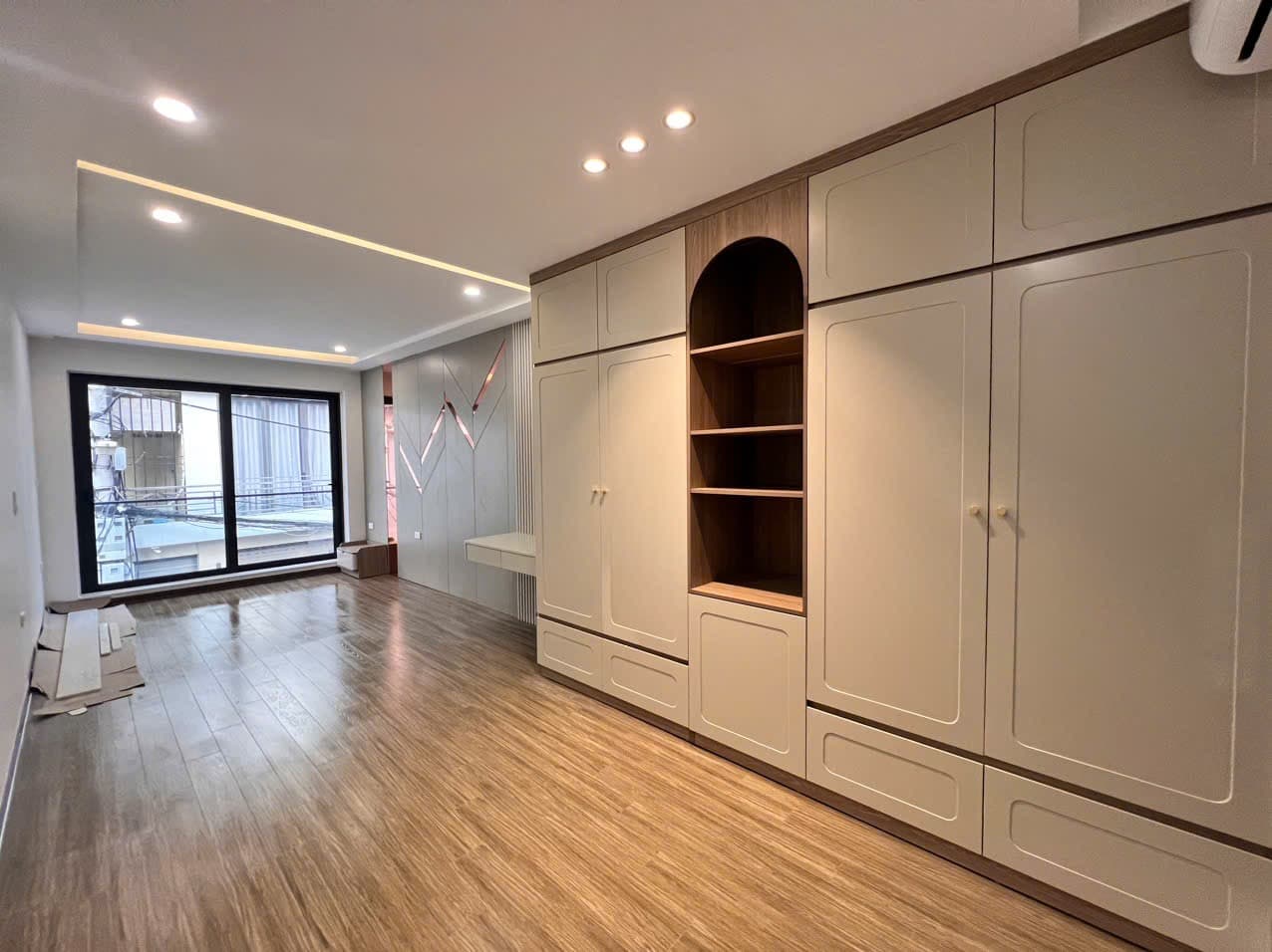 Nhà đất mặt phố, Long Biên, Hà Nội - 42m² giá 16.8 tỷ