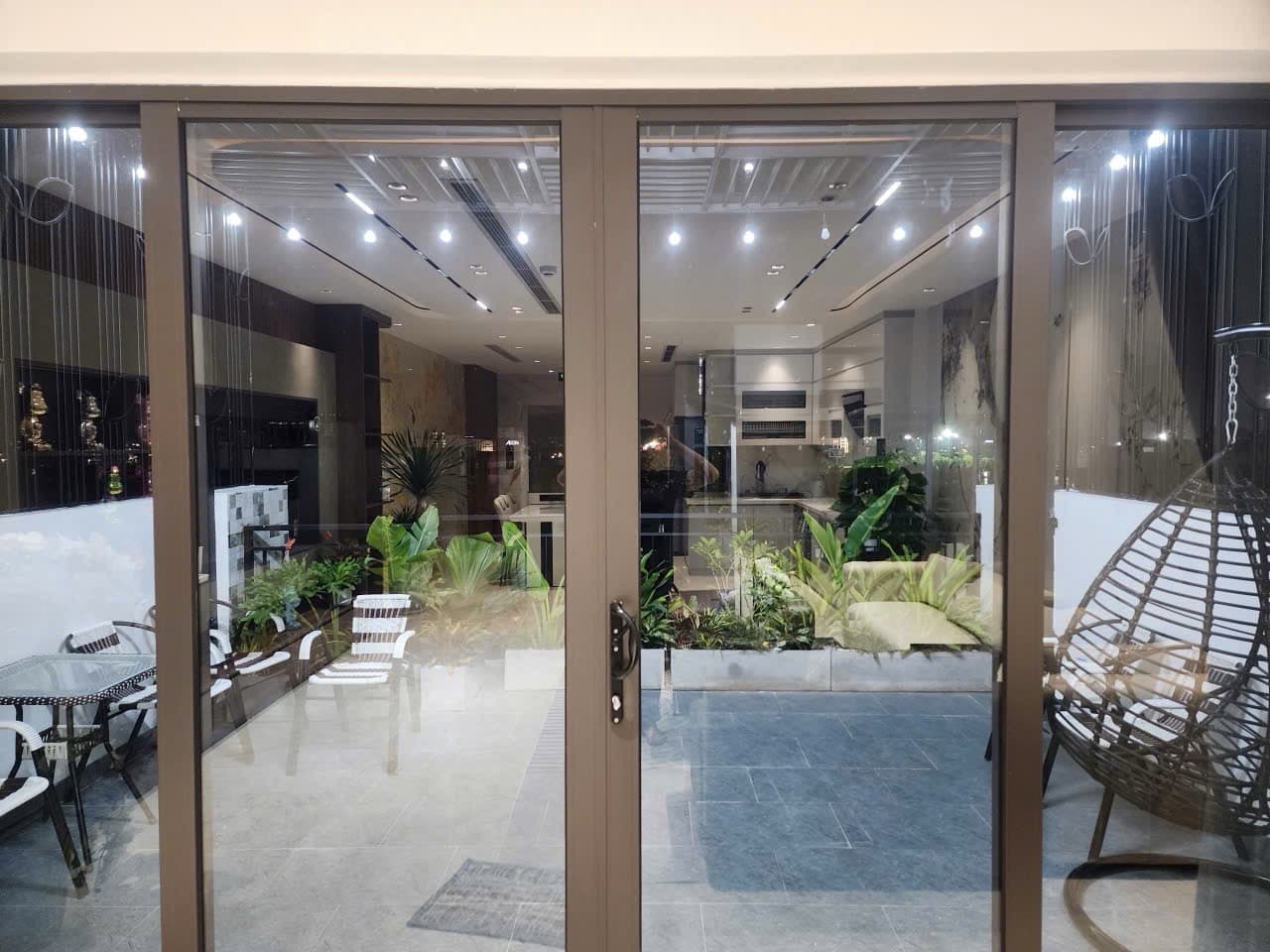 Nhà đất mặt phố Long Biên, Hà Nội - 85.3m² giá 25.8 tỷ