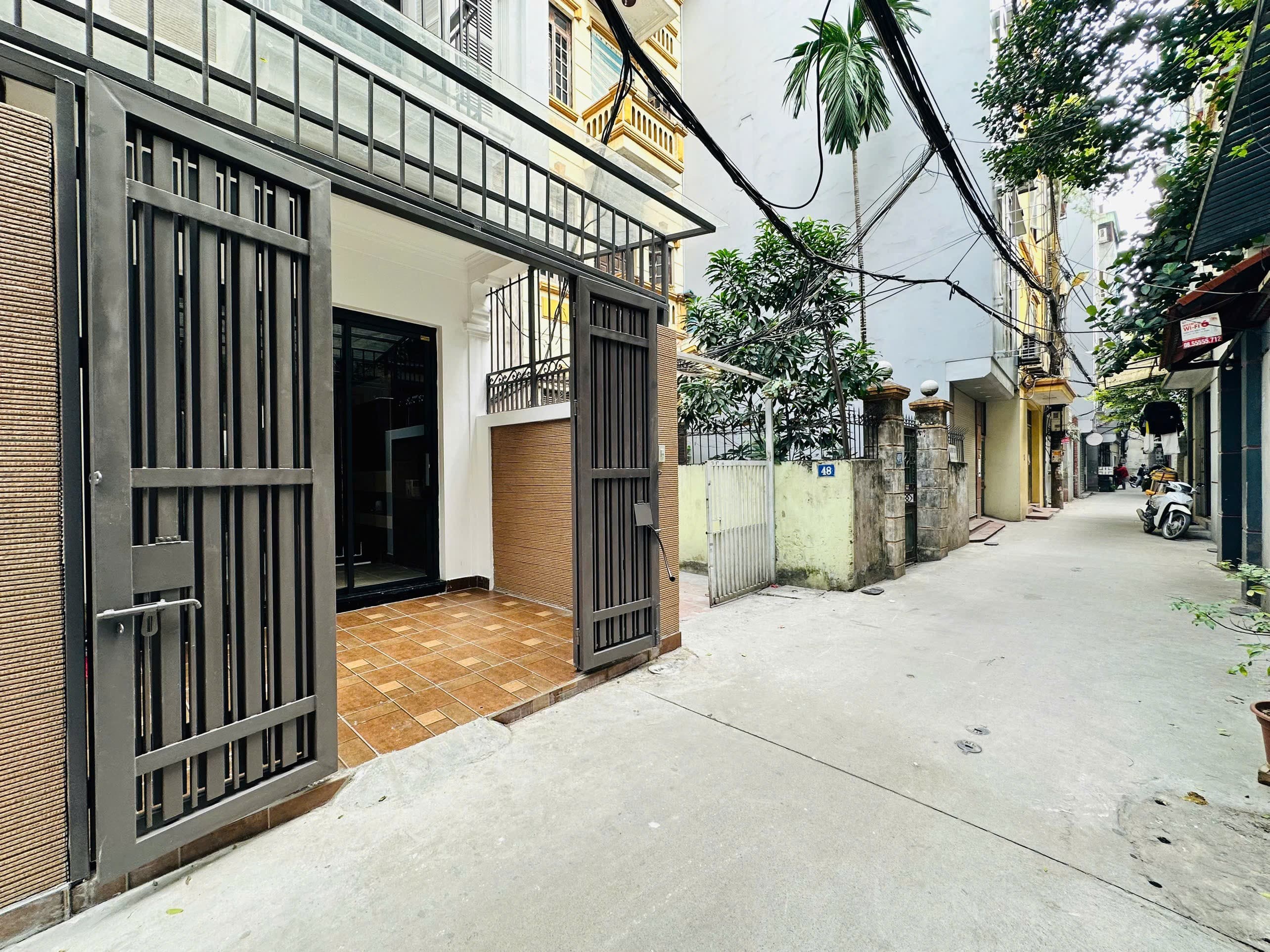 Nhà đất mặt phố, Cầu Giấy, Hà Nội - 48m² giá 14.3 tỷ