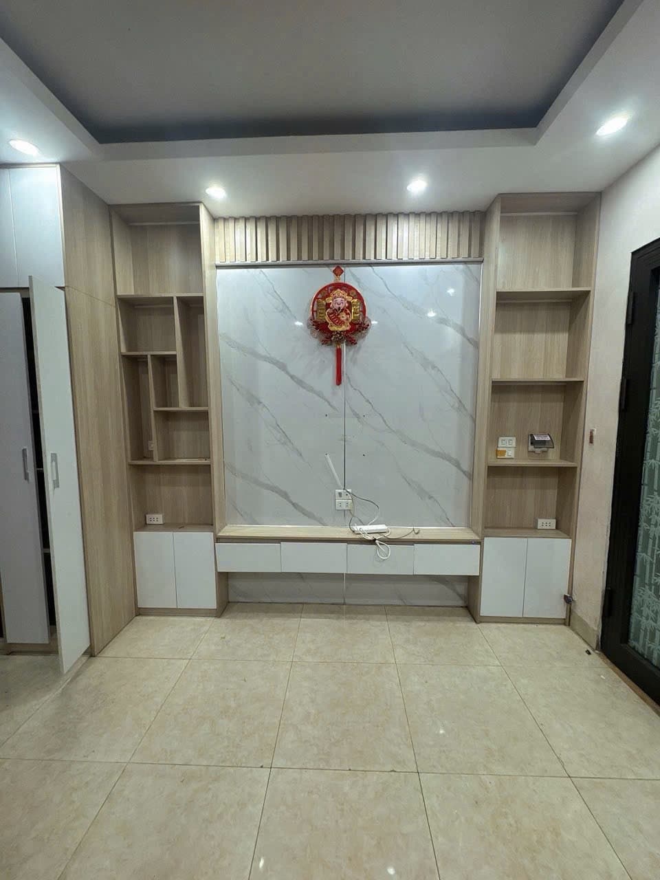 Nhà đất mặt phố, Long Biên, Hà Nội - 30m² giá 7.1 tỷ