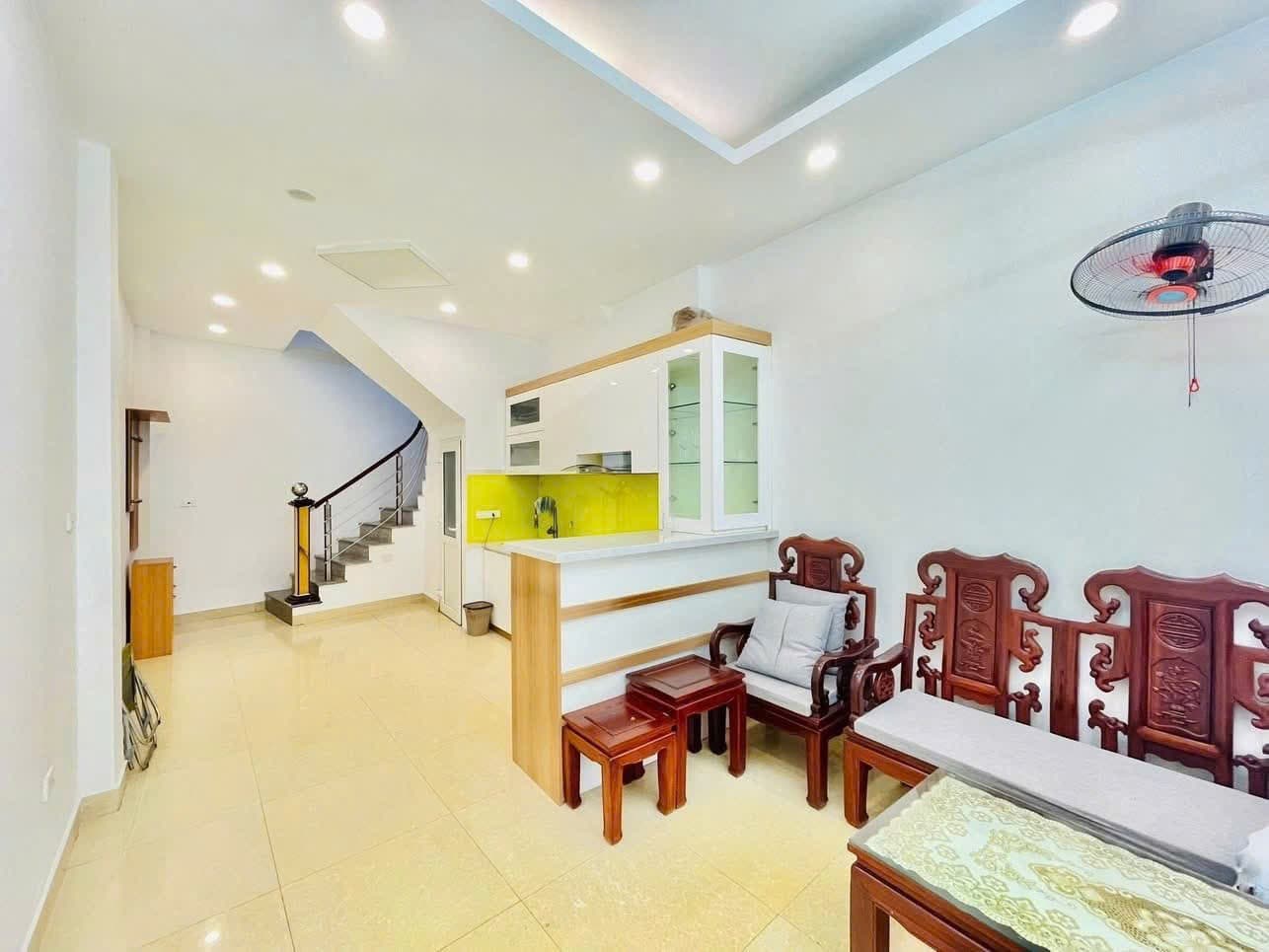 Nhà đất mặt phố, Đống Đa, Hà Nội - 38m² giá 7.6 tỷ