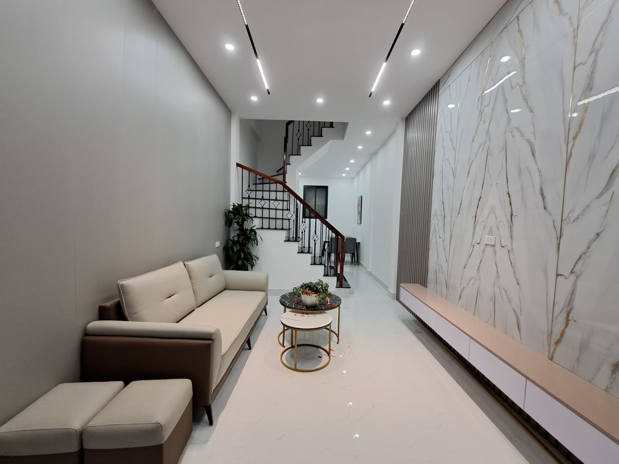 Nhà đất mặt phố, Hoàng Mai, Hà Nội - 38m² giá 9.4 tỷ