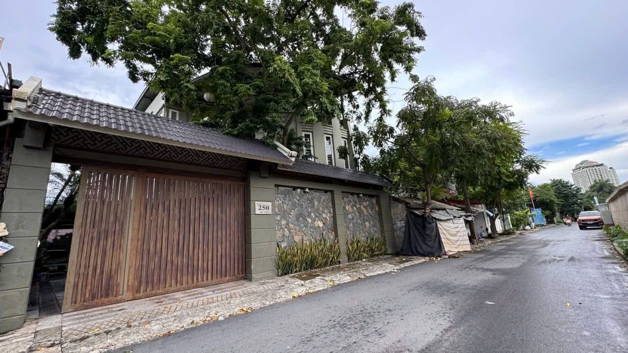 Nhà đất mặt phố, Tây Hồ, Hà Nội - 857.2m² giá 155 tỷ