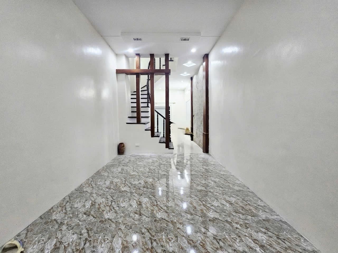Nhà đất mặt phố, Cầu Giấy, Hà Nội - 38m² giá 9 tỷ