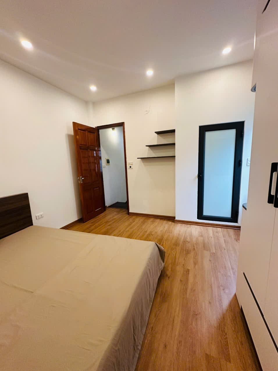 Nhà đất mặt phố, Đống Đa, Hà Nội - 18m² giá 5.35 tỷ