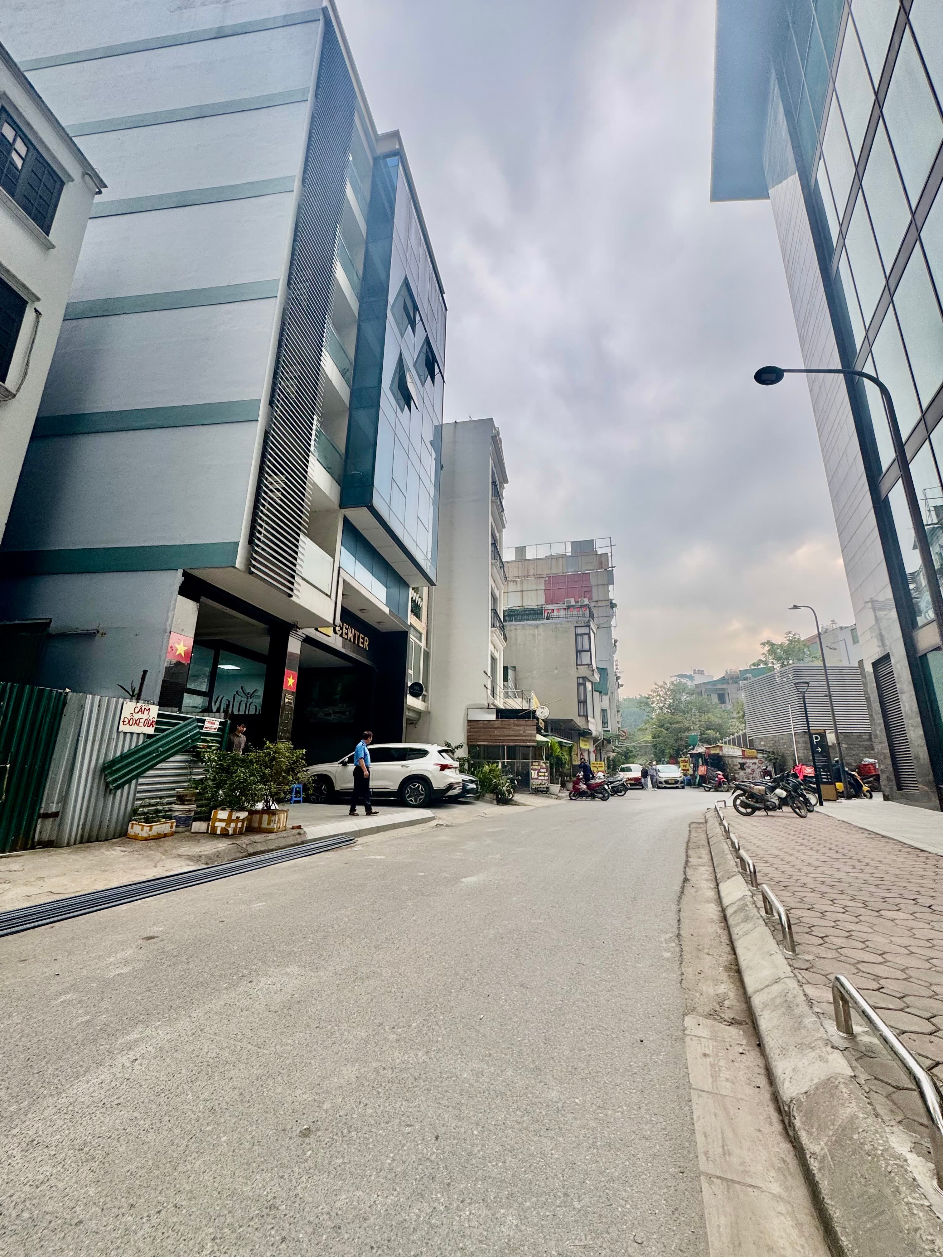 Nhà đất mặt phố, Tây Hồ, Hà Nội - 37m² giá 19.3 tỷ