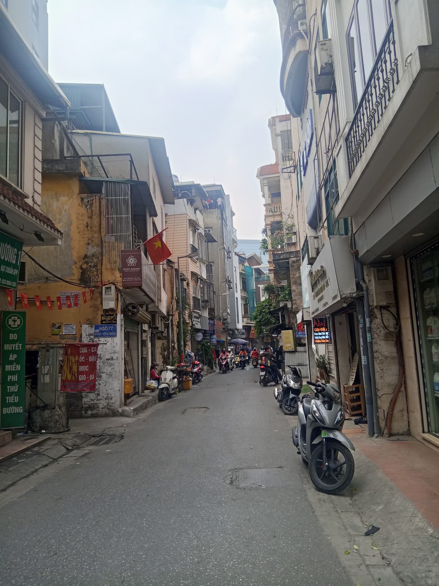 Nhà đất mặt phố, Cầu Giấy, Hà Nội - 80m² giá 19.4 tỷ