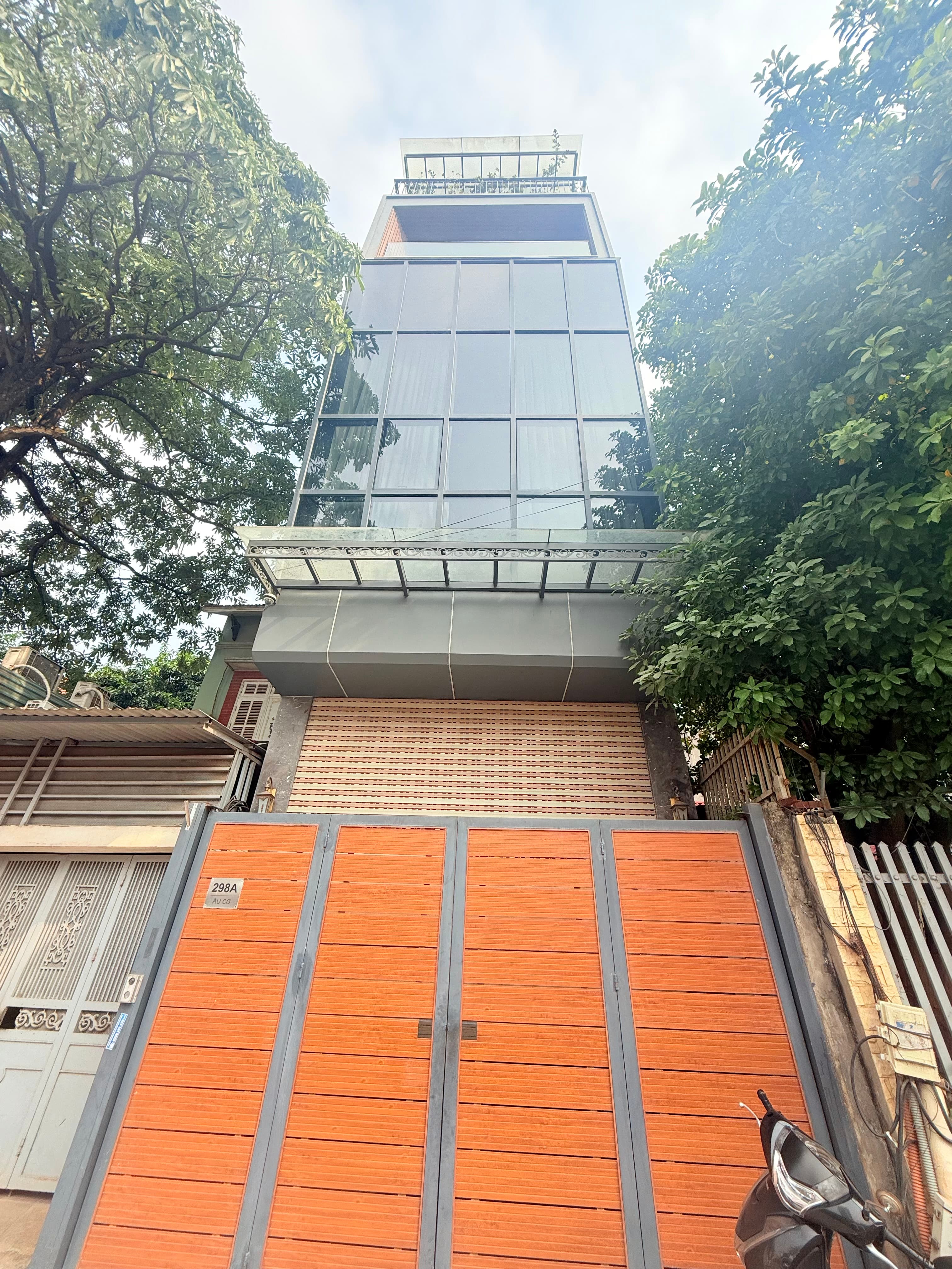 Nhà đất mặt phố, Tây Hồ, Hà Nội - 111m² giá 41 tỷ