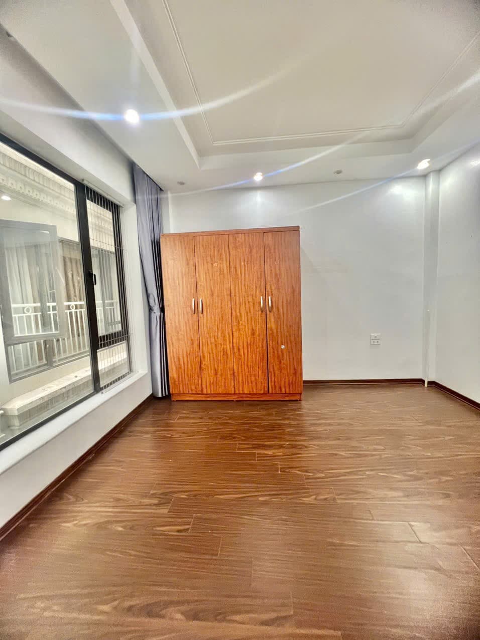 Nhà đất mặt phố, Long Biên, Hà Nội - 32m² giá 8.4 tỷ