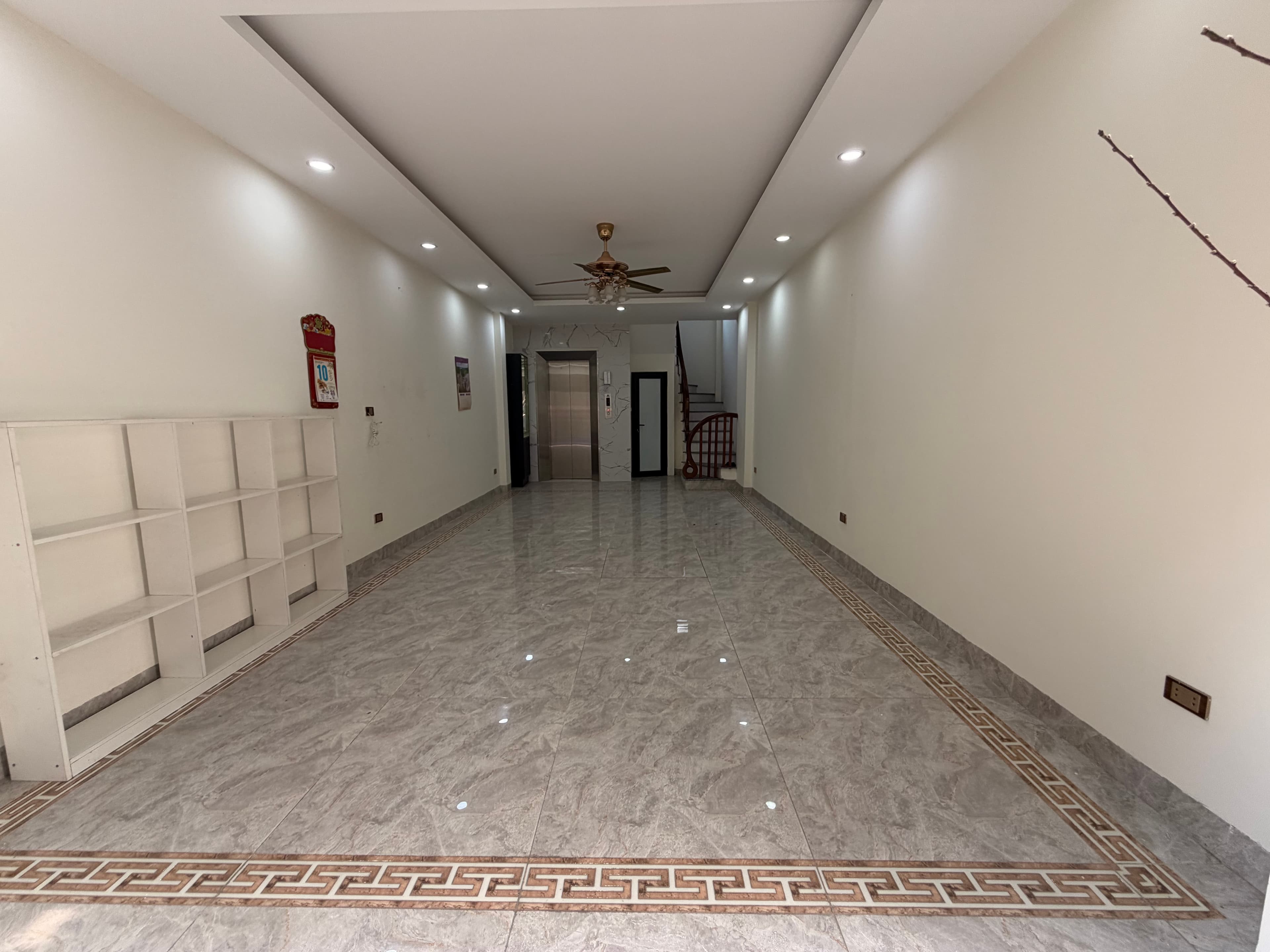 Nhà đất mặt phố, Long Biên, Hà Nội - 43m² giá 14.3 tỷ