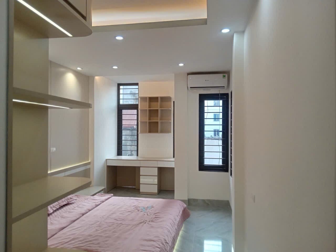 Nhà đất mặt phố, Nam Từ Liêm, Hà Nội - 35m² giá 10.2 tỷ