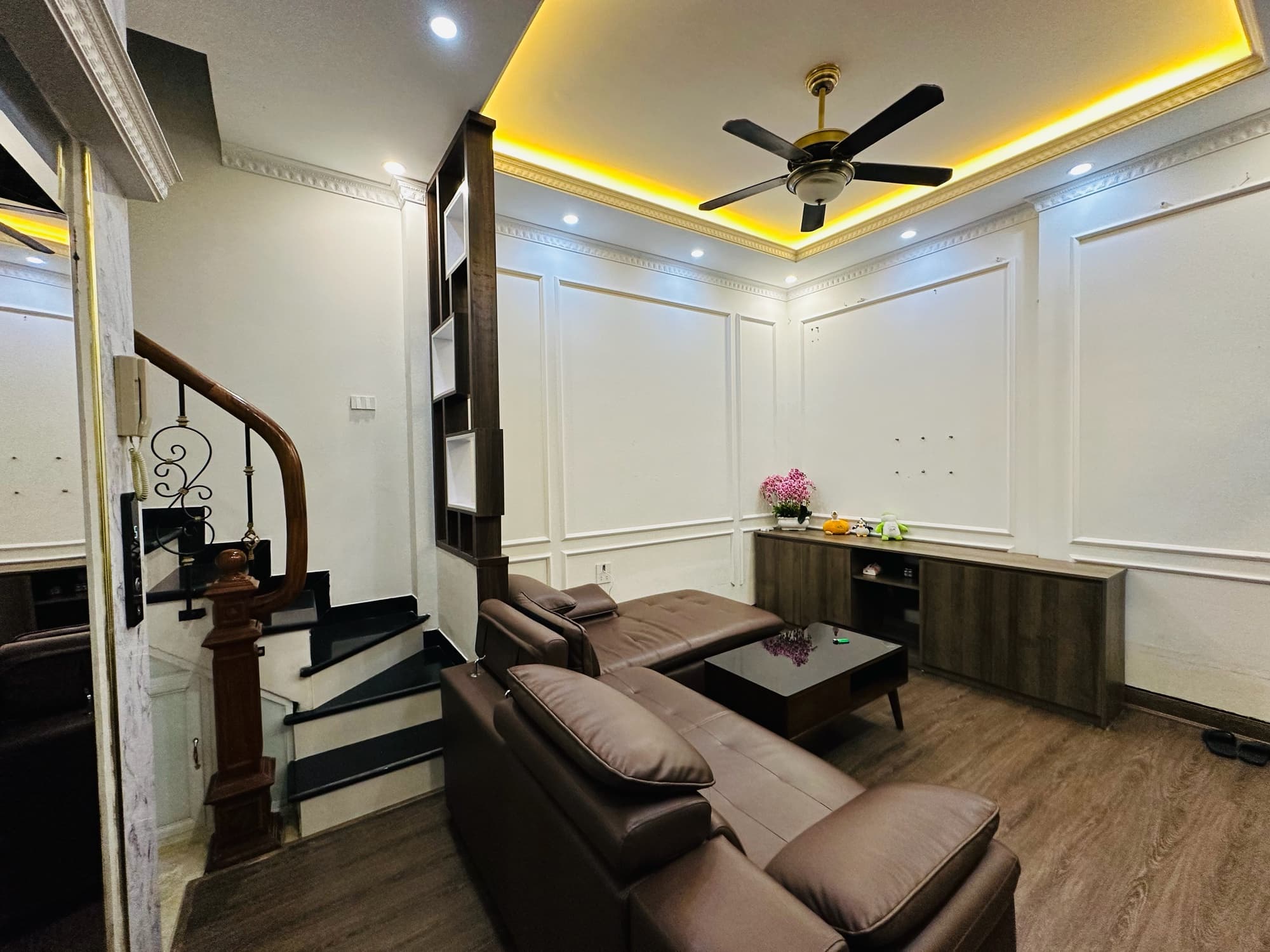 Nhà đất mặt phố, Long Biên, Hà Nội - 33m² giá 9.2 tỷ