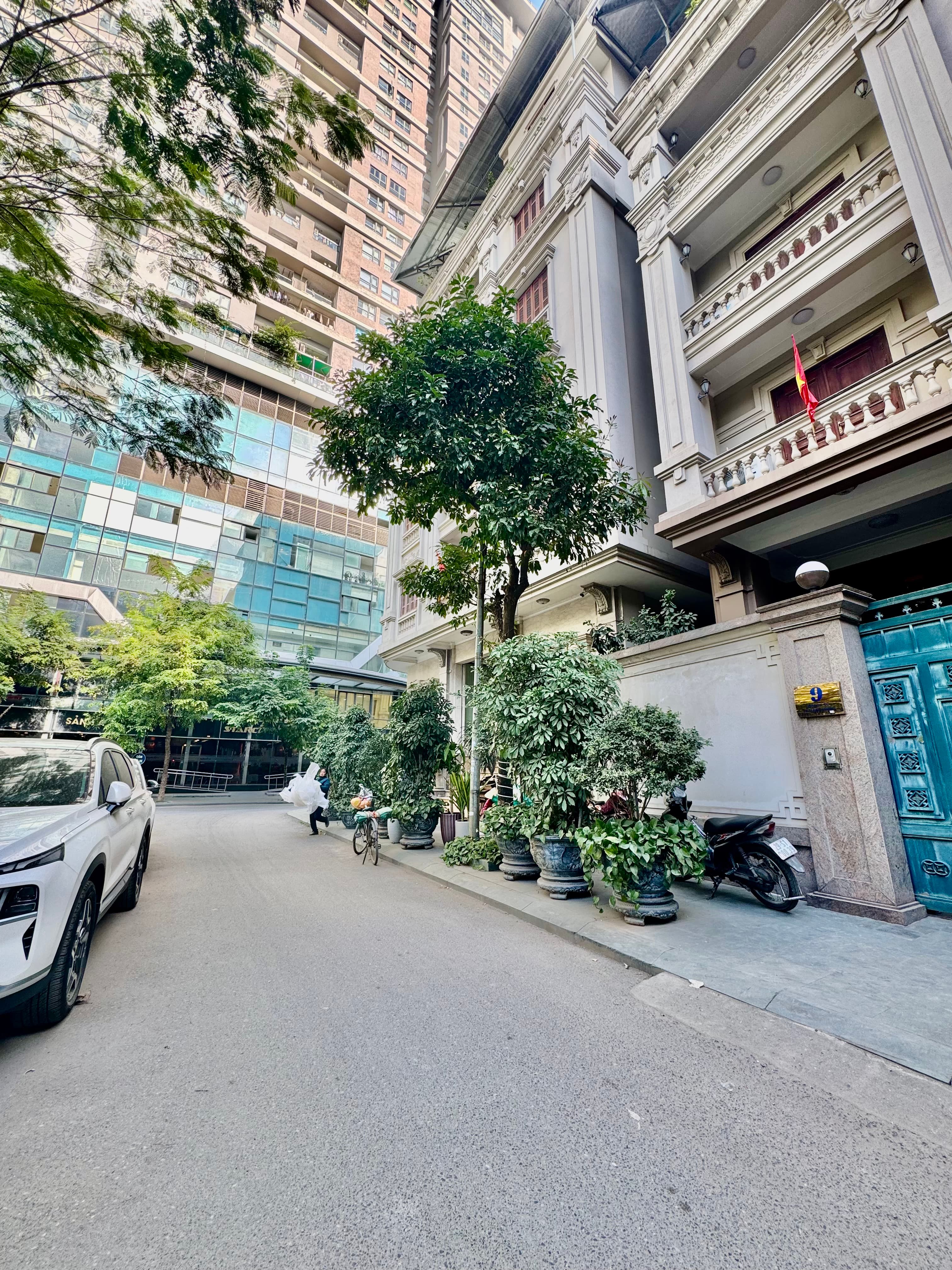 Nhà đất mặt phố, Thanh Xuân, Hà Nội - 202m² giá 110 tỷ