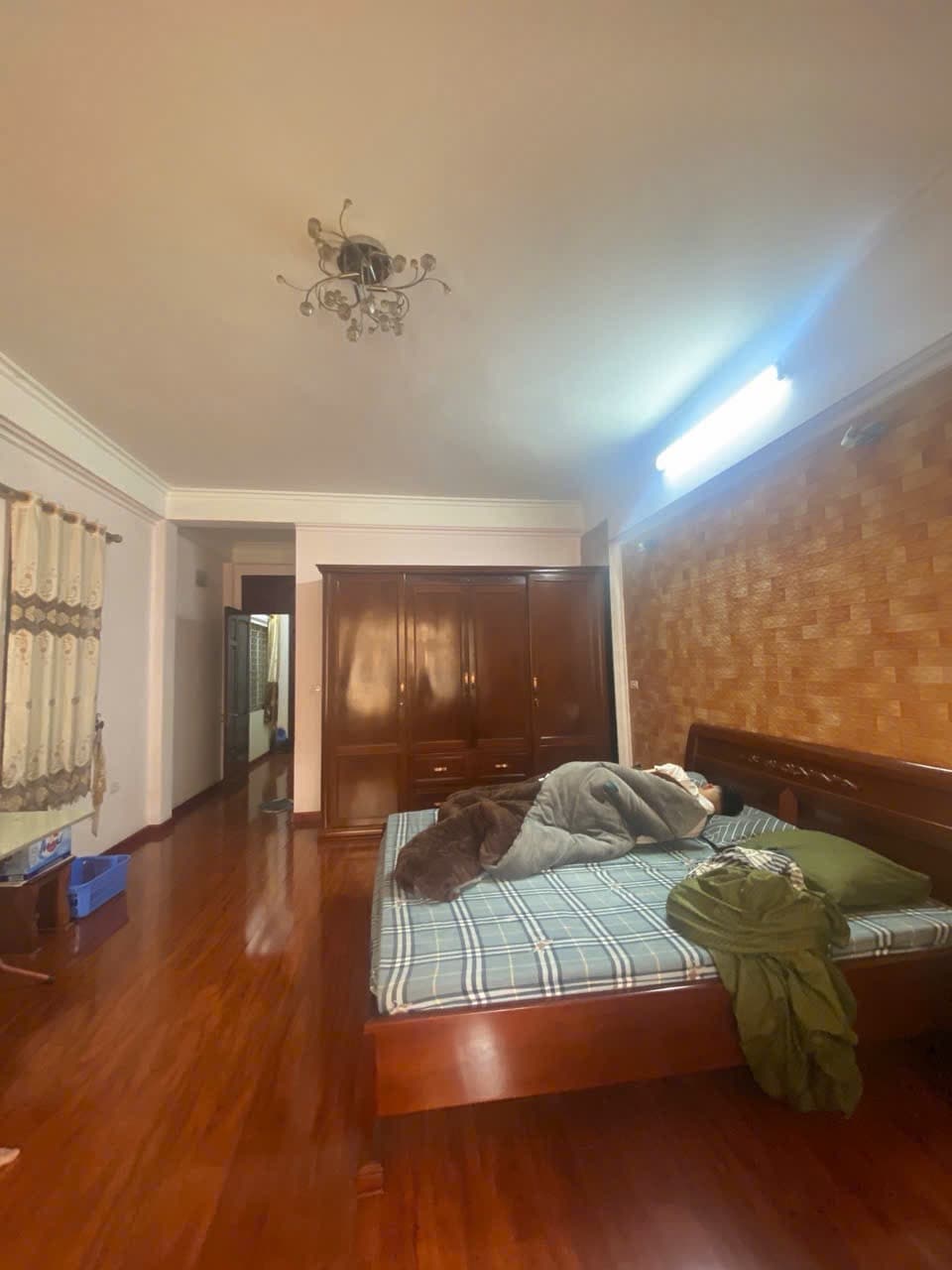 Nhà đất mặt phố, Long Biên, Hà Nội - 90m² giá 23.5 tỷ