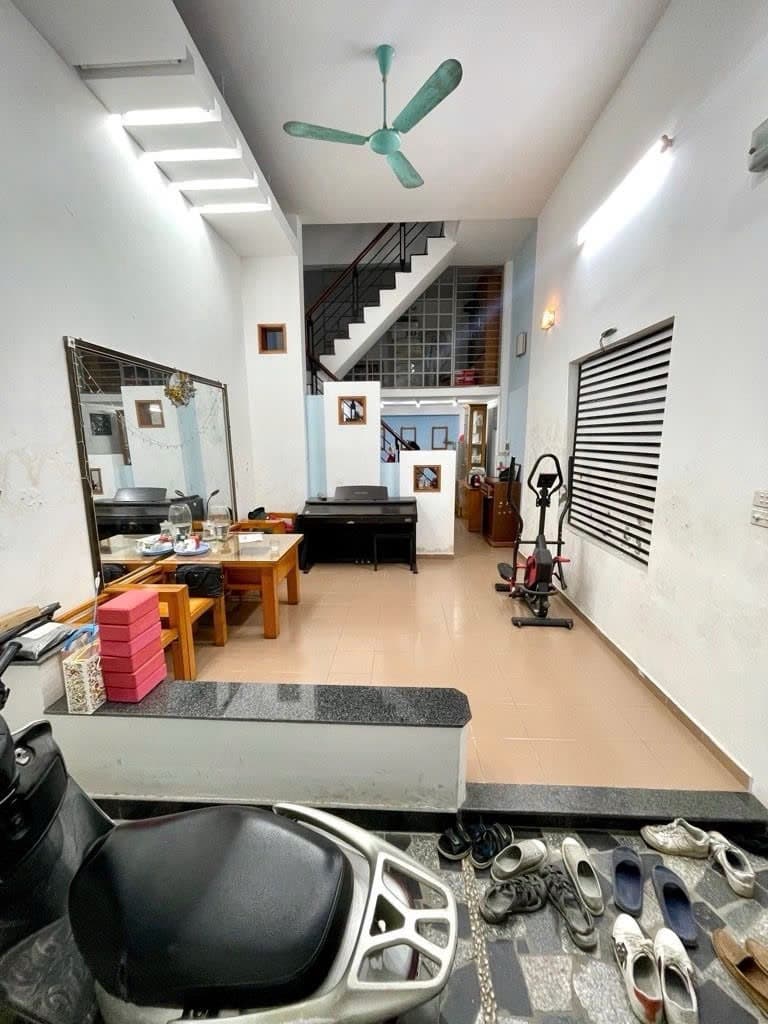 Nhà đất mặt phố, Đống Đa, Hà Nội - 42m² giá 11.2 tỷ