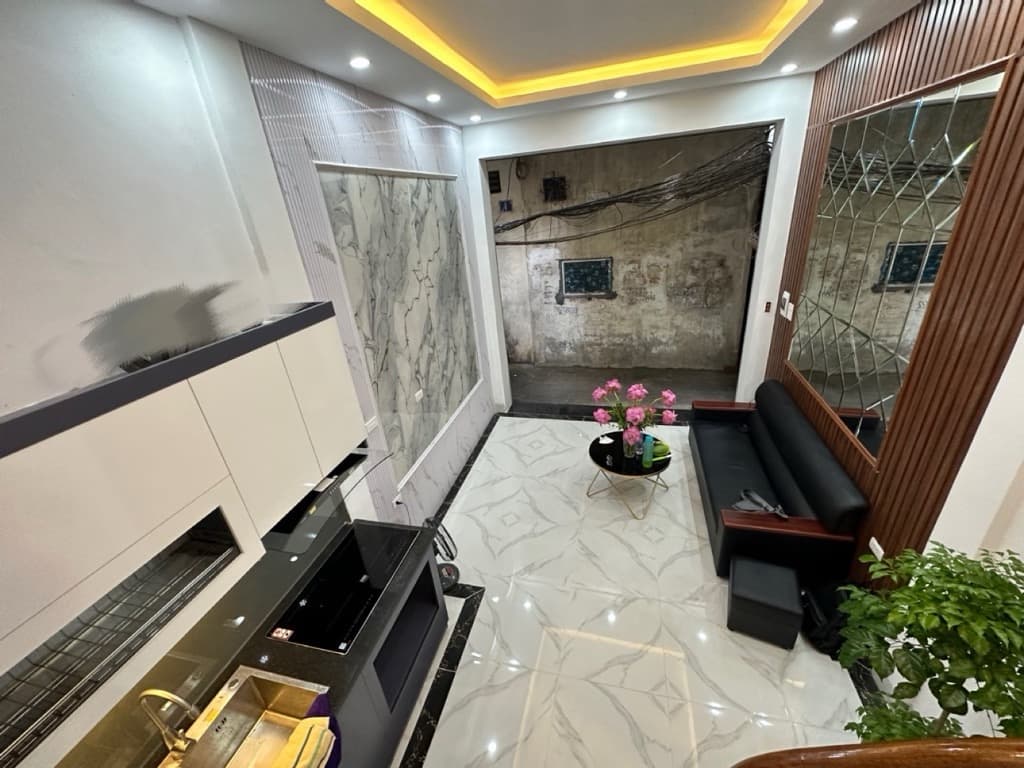 Nhà đất mặt phố, Đống Đa, Hà Nội - 23m² giá 7.3 tỷ