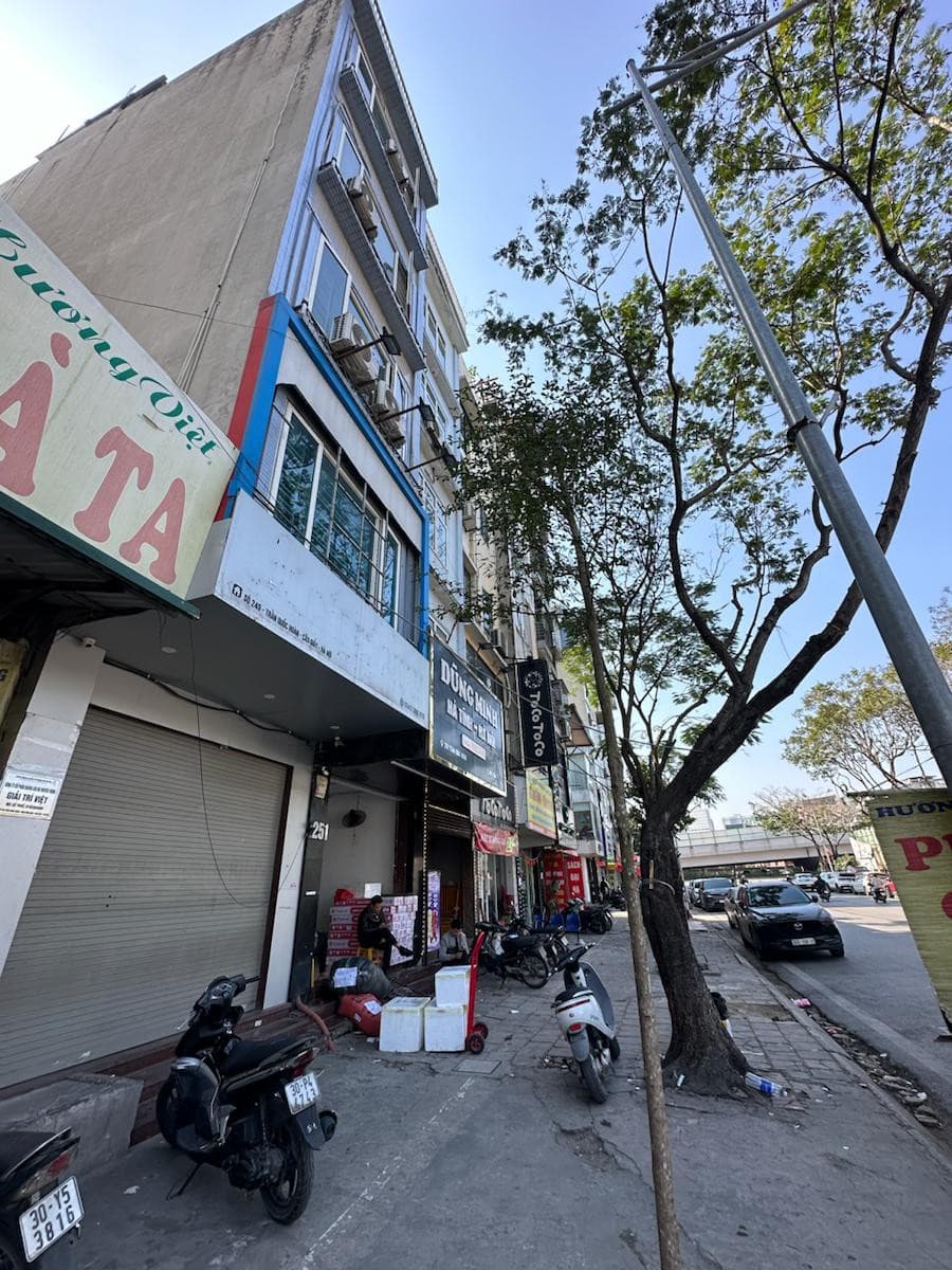 Nhà đất mặt phố, Cầu Giấy, Hà Nội - 46m² giá 46.5 tỷ