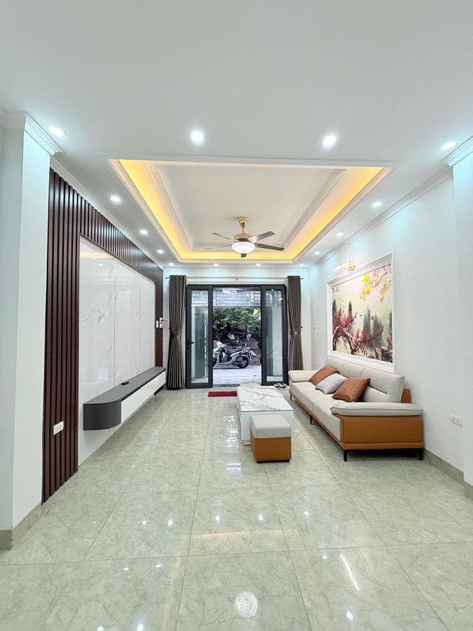 Nhà đất mặt phố, Long Biên, Hà Nội - 55m² giá 10 tỷ