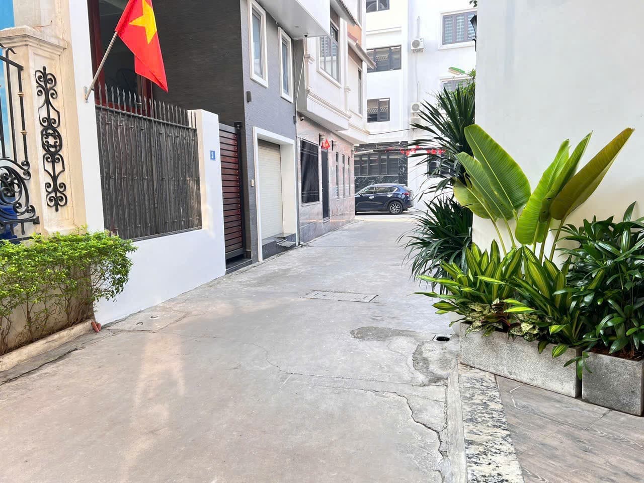 Nhà đất mặt phố, Long Biên, Hà Nội - 47m² giá 17.4 tỷ