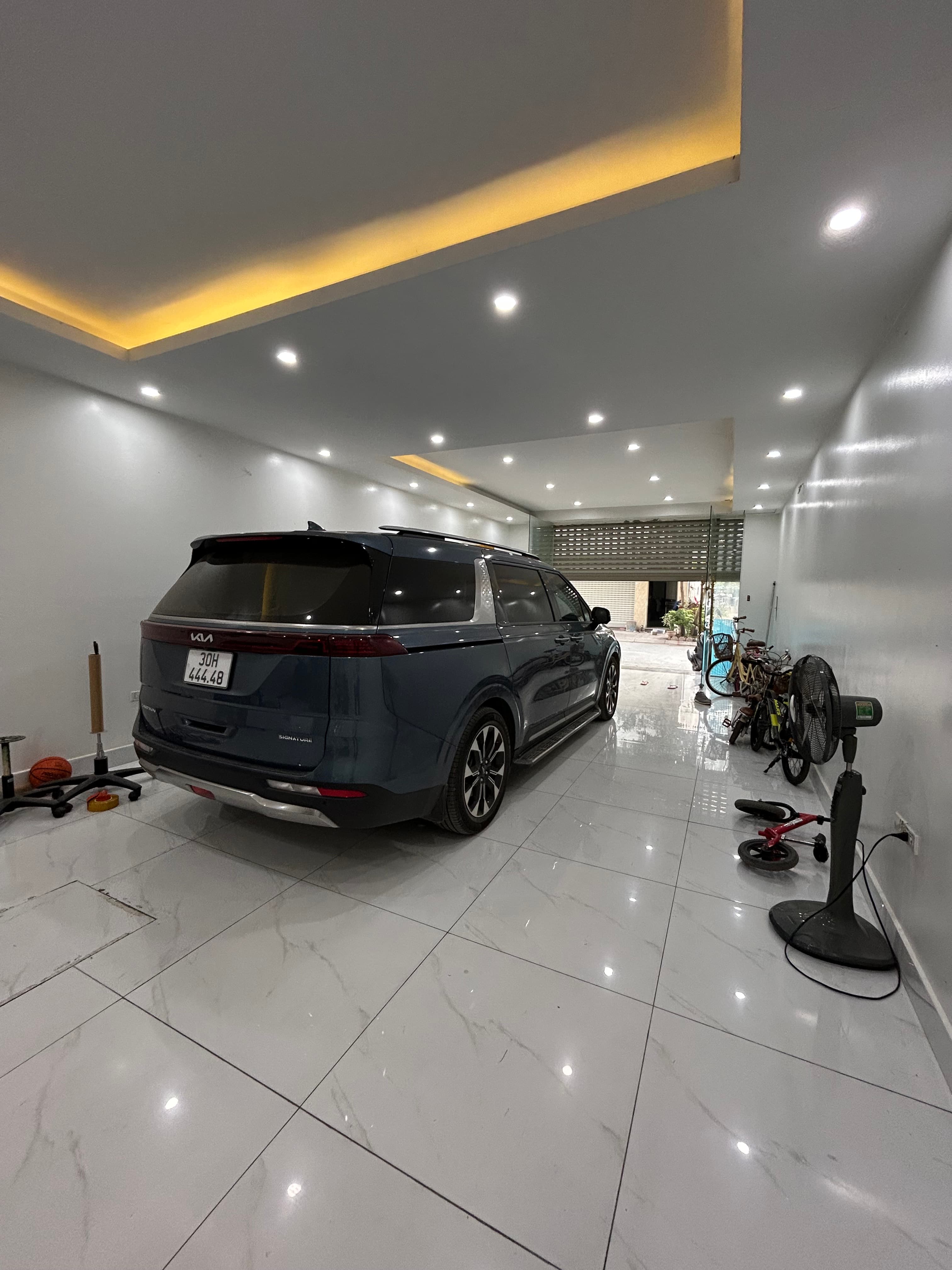 Nhà đất mặt phố, Long Biên, Hà Nội - 90m² giá 28.9 tỷ