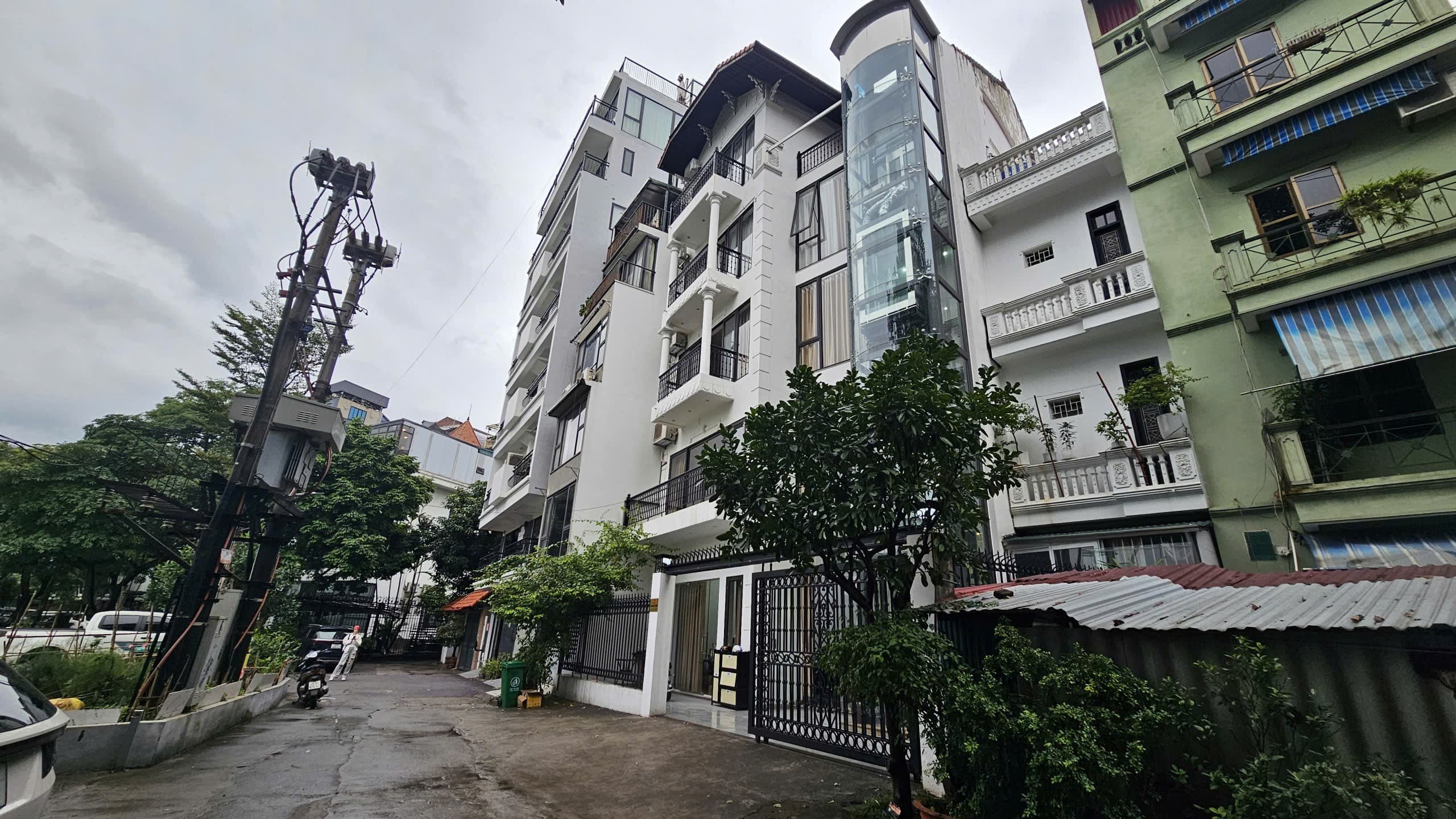 Nhà đất mặt phố, Tây Hồ, Hà Nội - 126m² giá 150 tỷ