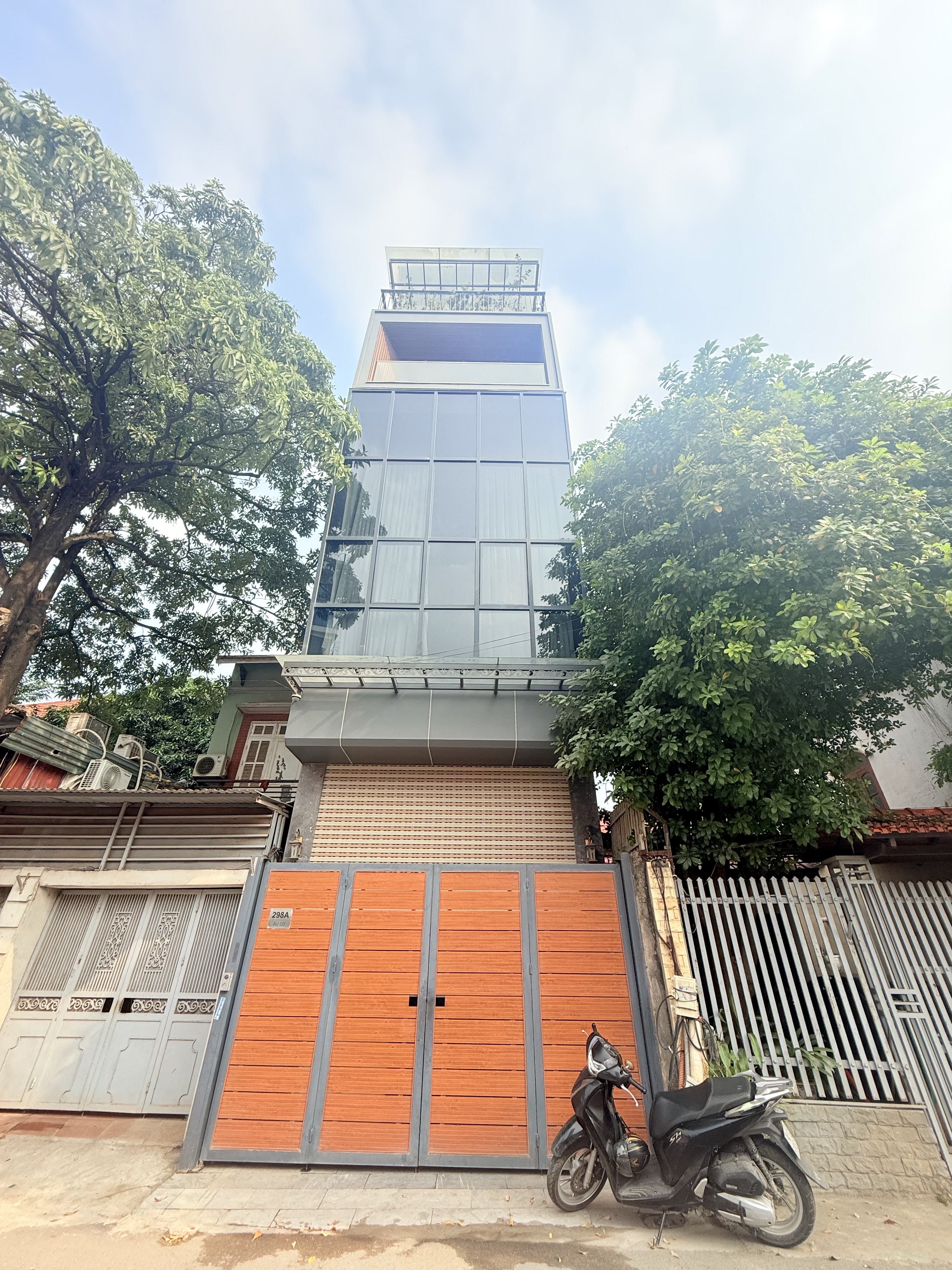Nhà đất mặt phố, Tây Hồ, Hà Nội - 111m² giá 41 tỷ