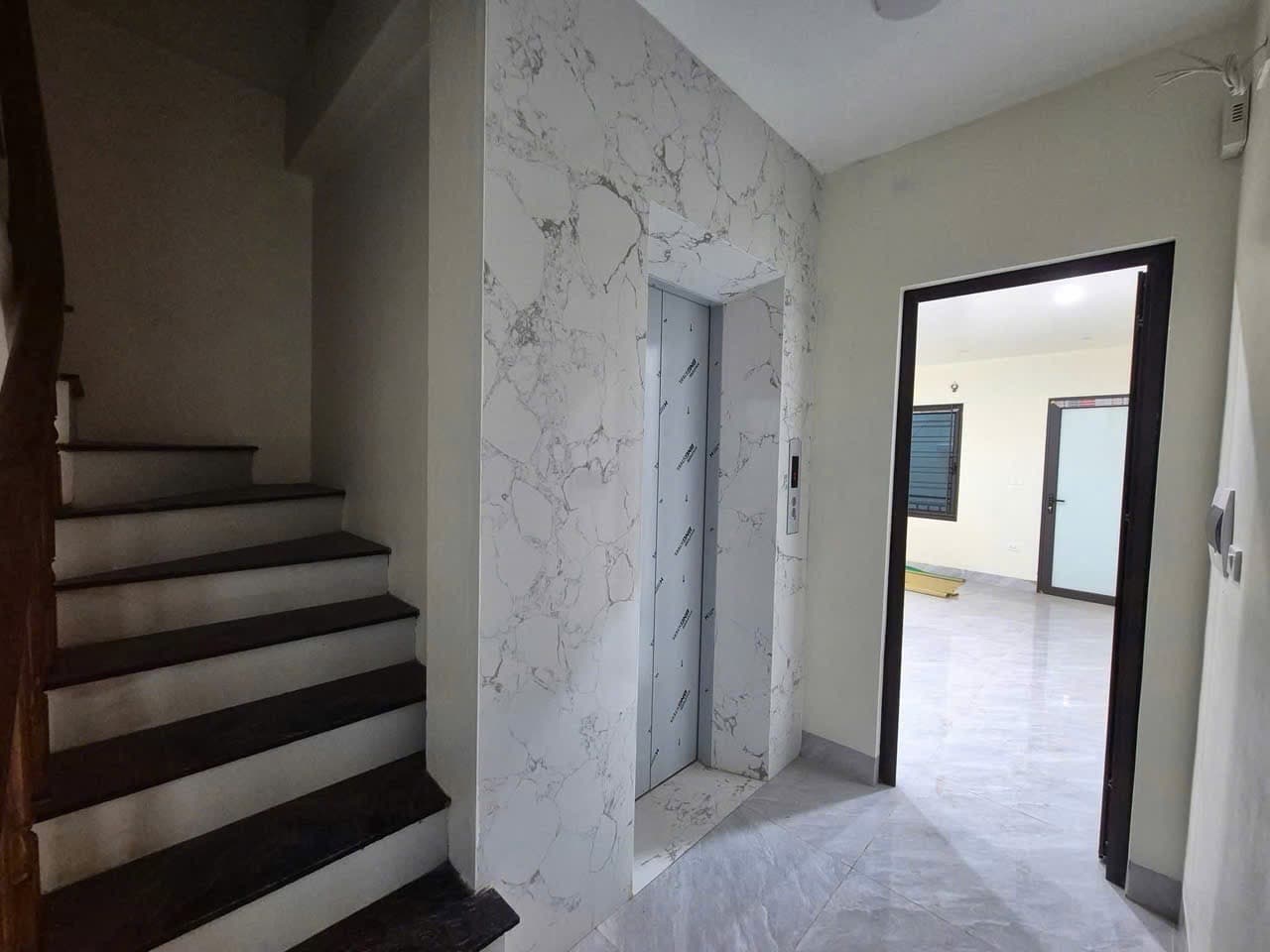 Nhà đất mặt phố, Hoàng Mai, Hà Nội - 35m² giá 8.8 tỷ
