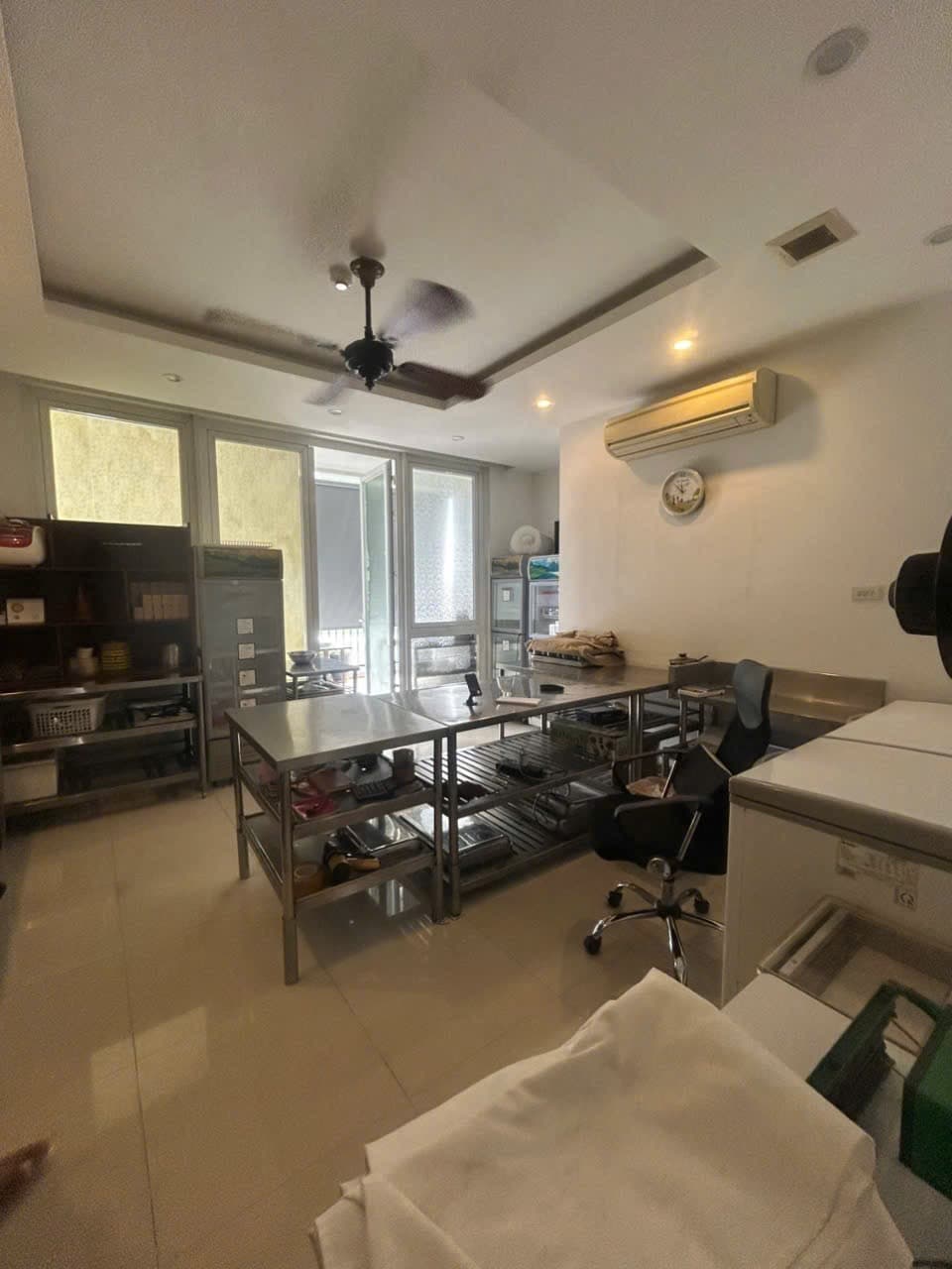 Nhà đất mặt phố, Đống Đa, Hà Nội - 70m² giá 80 tỷ