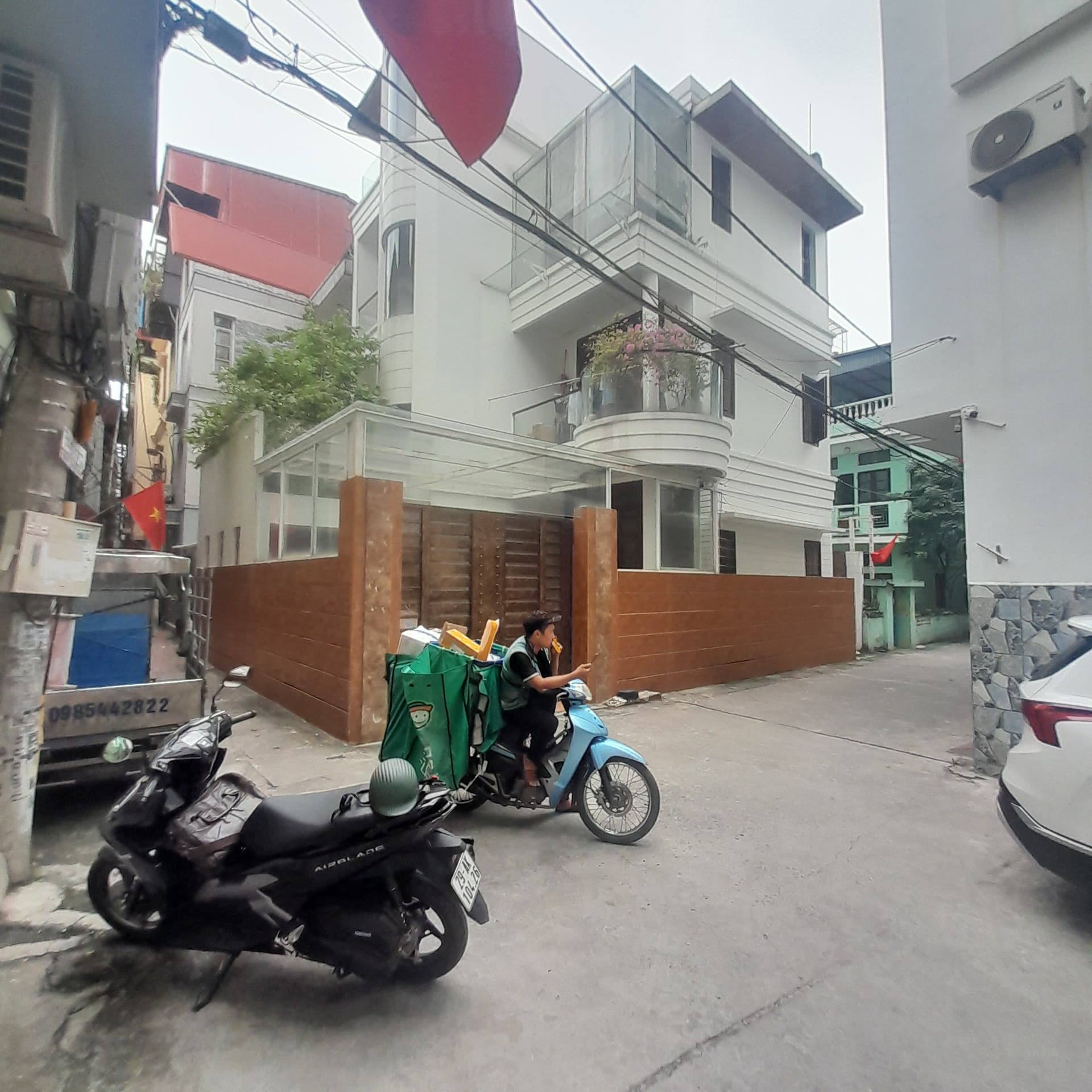 Nhà đất mặt phố, Cầu Giấy, Hà Nội - 111m² giá 43 tỷ