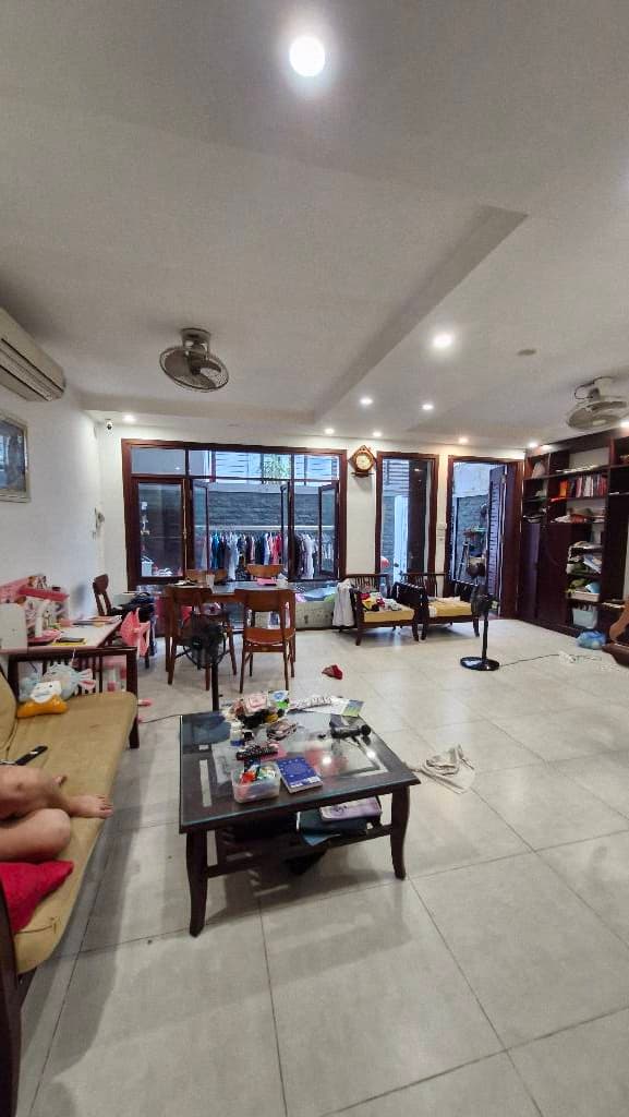 Nhà đất mặt phố, Cầu Giấy, Hà Nội - 127m² giá 34 tỷ