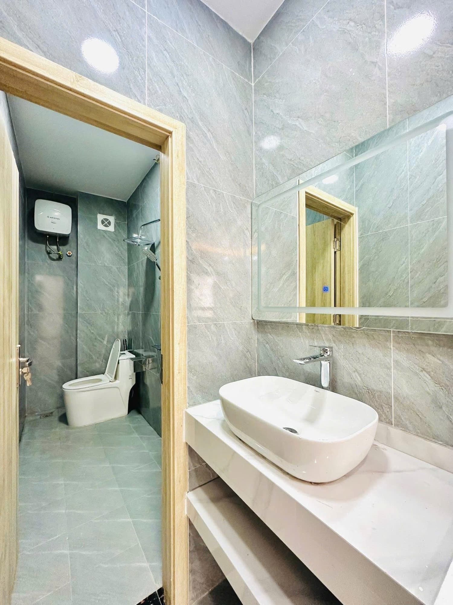 Nhà đất mặt phố, Hoàng Mai, Hà Nội - 47m² giá 9.7 tỷ