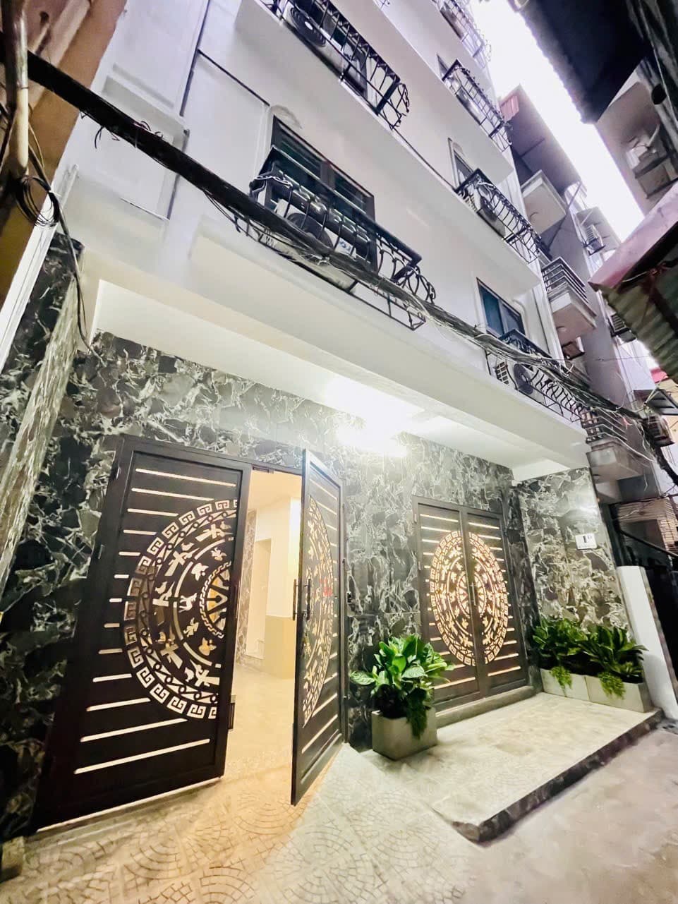 Nhà đất mặt phố, Đống Đa, Hà Nội - 85m² giá 29.8 tỷ
