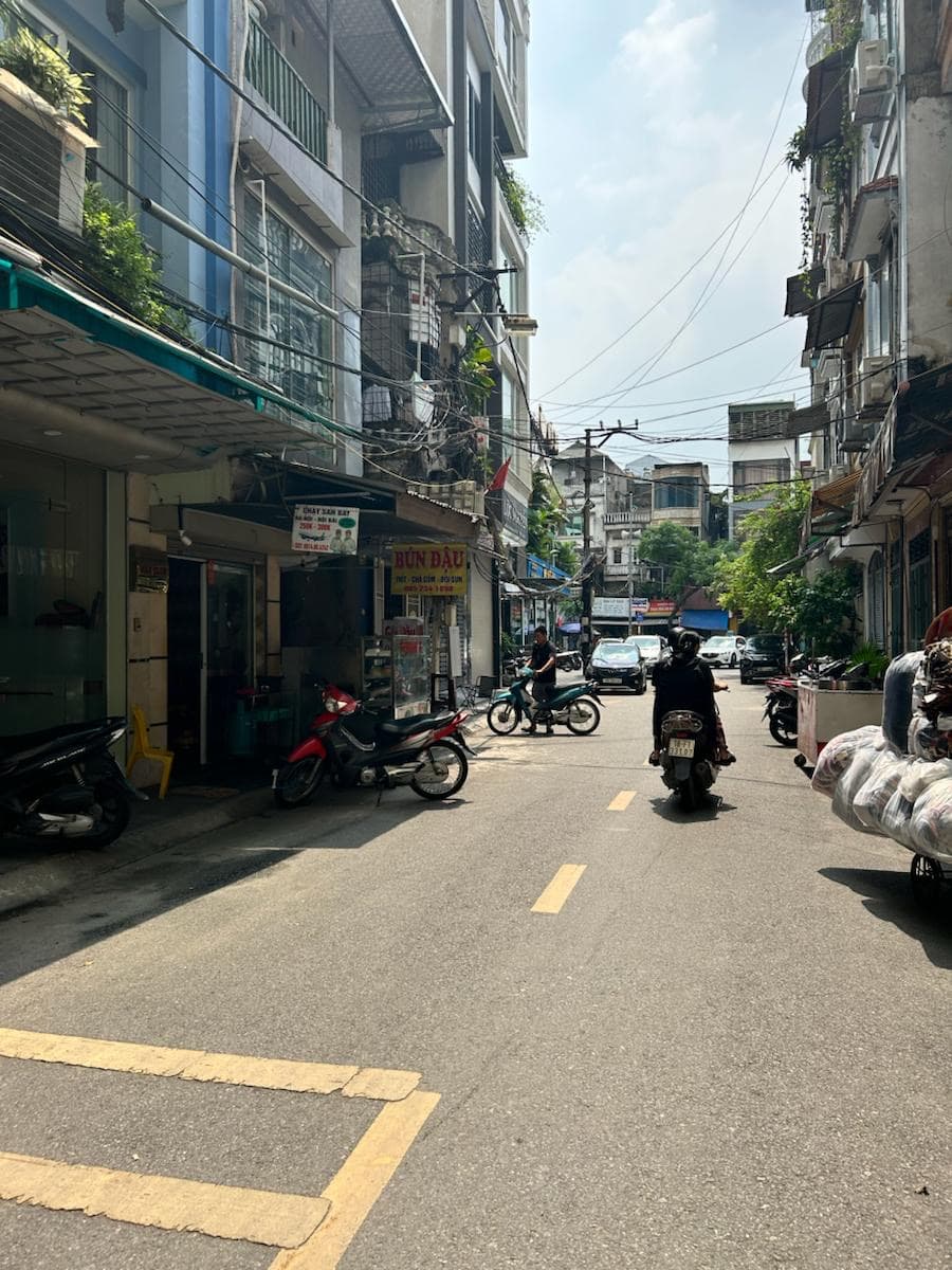 Nhà đất mặt phố, Hoàng Mai, Hà Nội - 57m² giá 14.7 tỷ