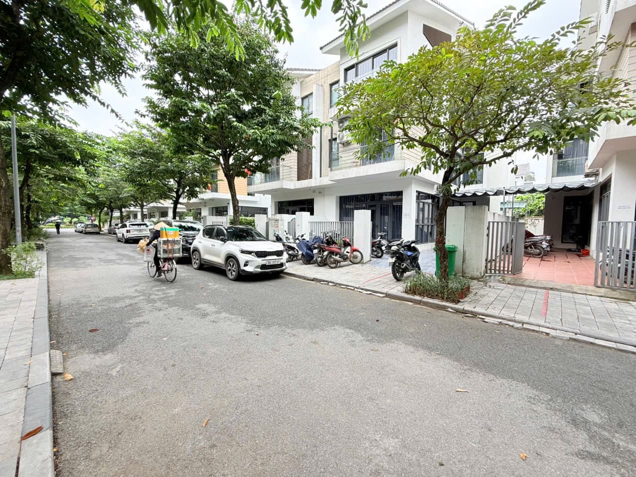 Nhà đất An Vượng Villa -, - 180m² giá 56 tỷ