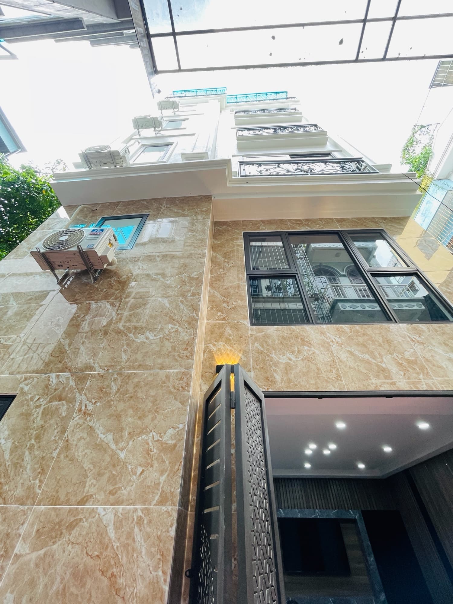 Nhà đất mặt phố, Hoàng Mai, Hà Nội - 31m² giá 9.7 tỷ