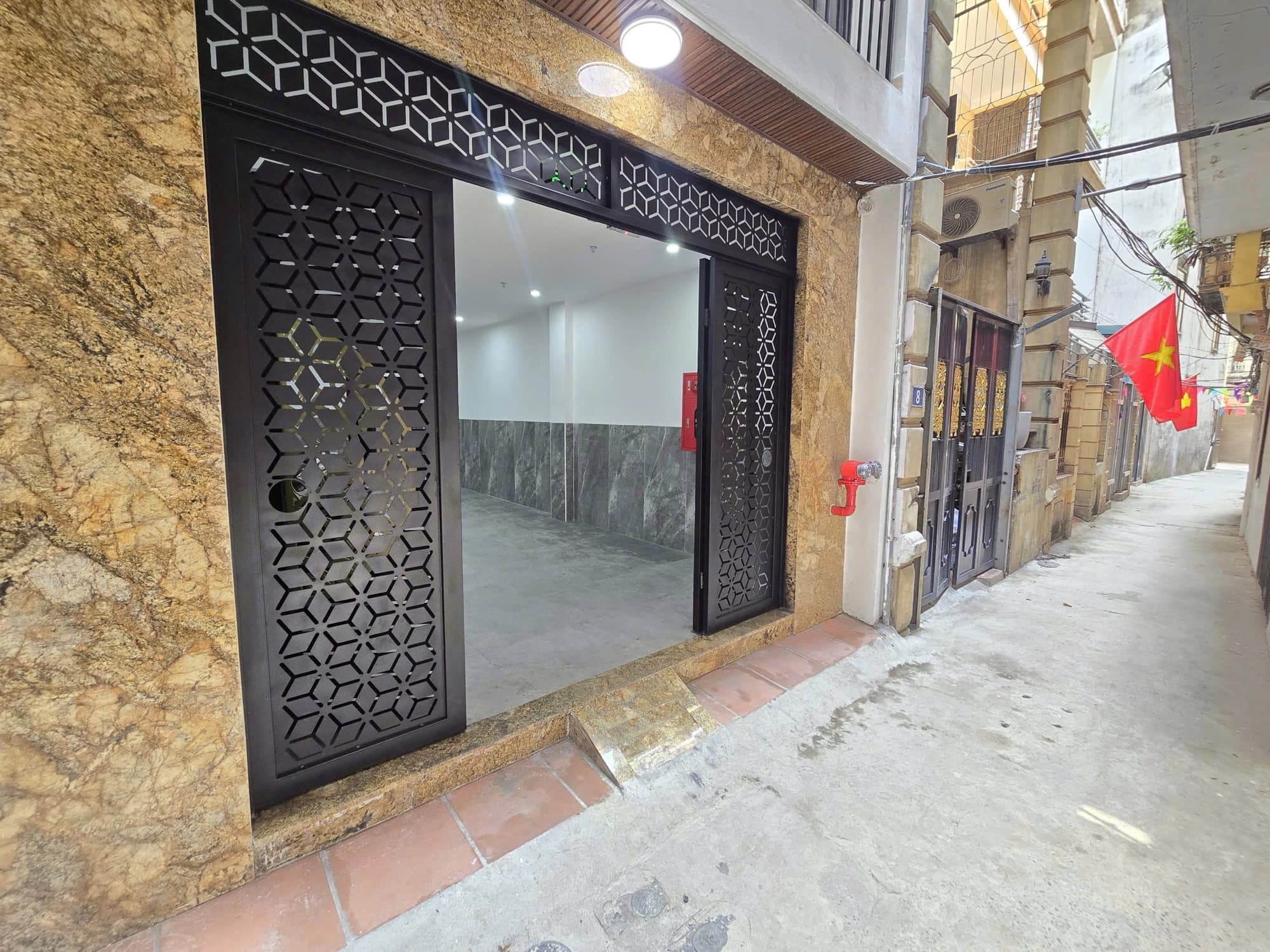 Nhà đất mặt phố, Đống Đa, Hà Nội - 70m² giá 25 tỷ