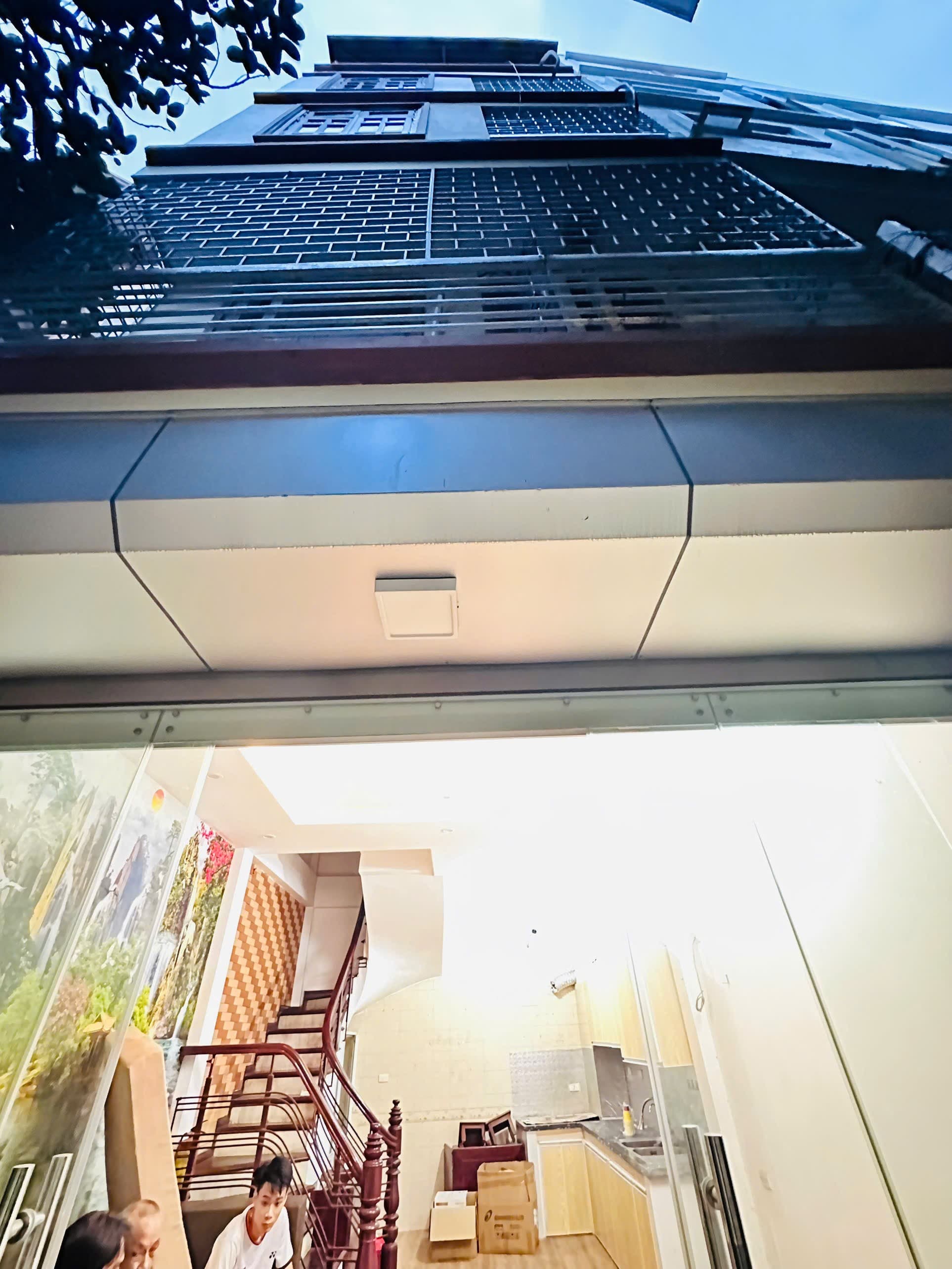 Nhà đất mặt phố, Cầu Giấy, Hà Nội - 30m² giá 9.8 tỷ