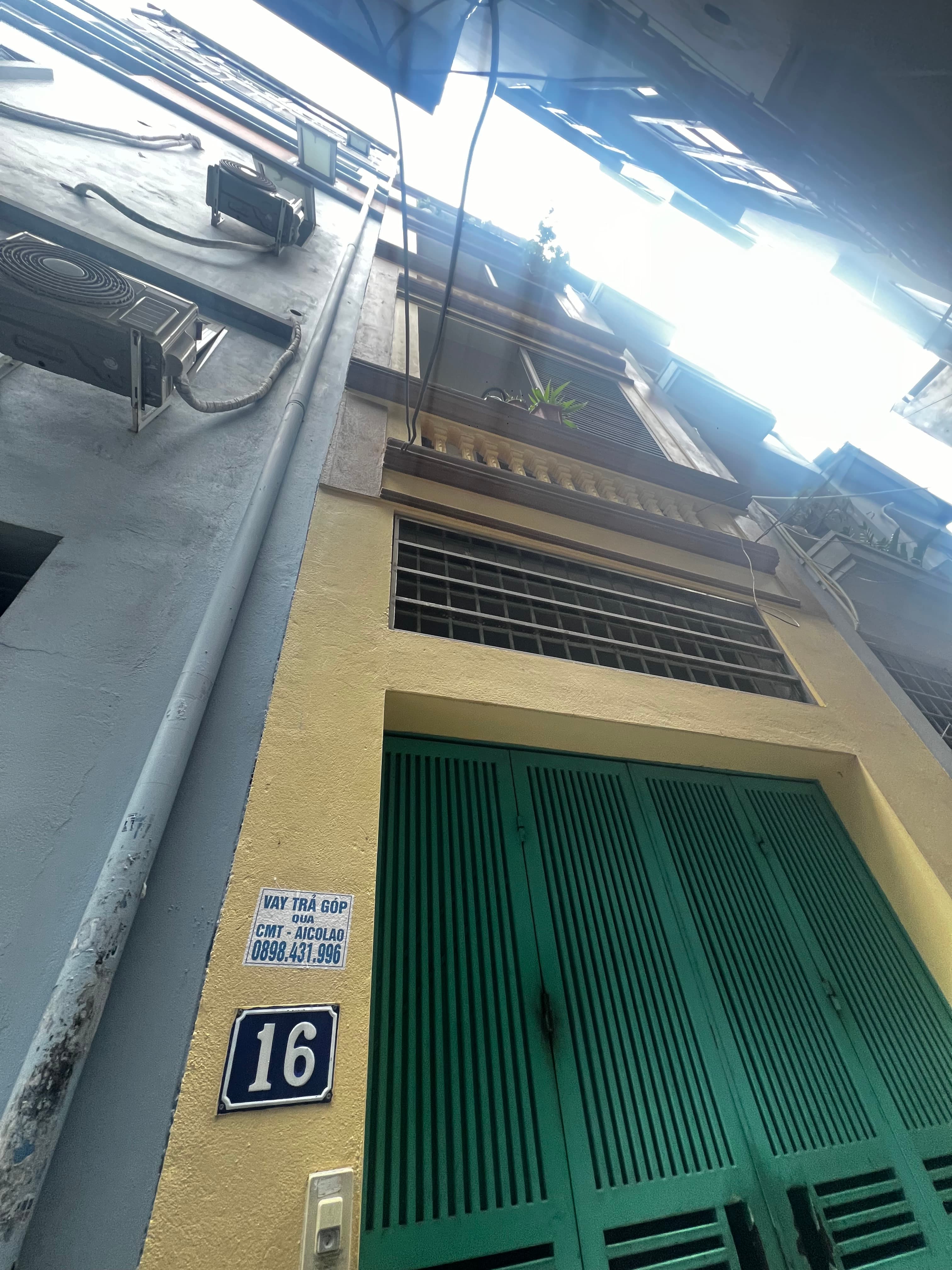 Nhà đất mặt phố, Cầu Giấy, Hà Nội - 33m² giá 9.87 tỷ