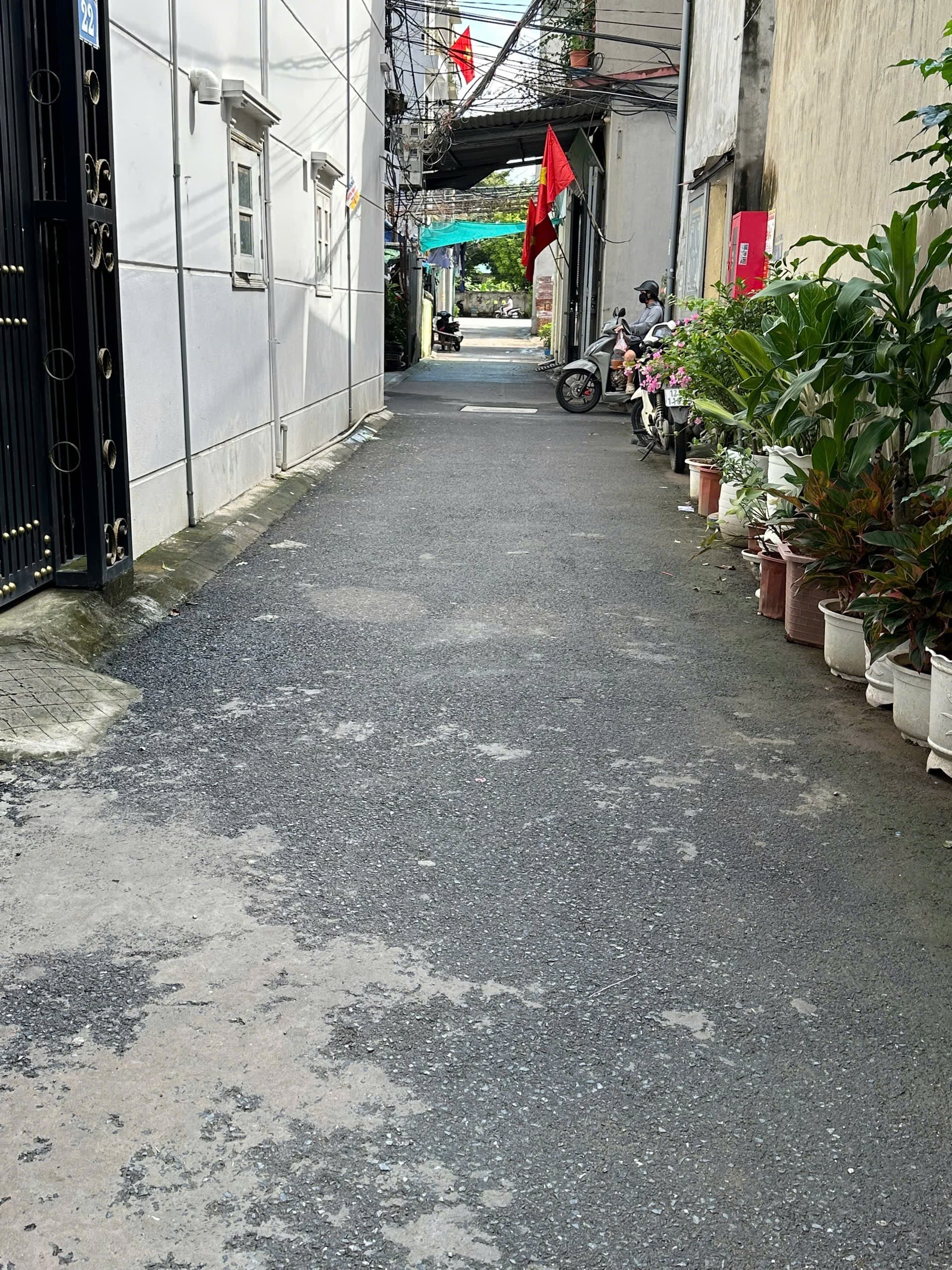 Nhà đất mặt phố, Long Biên, Hà Nội - 90m² giá 9.7 tỷ