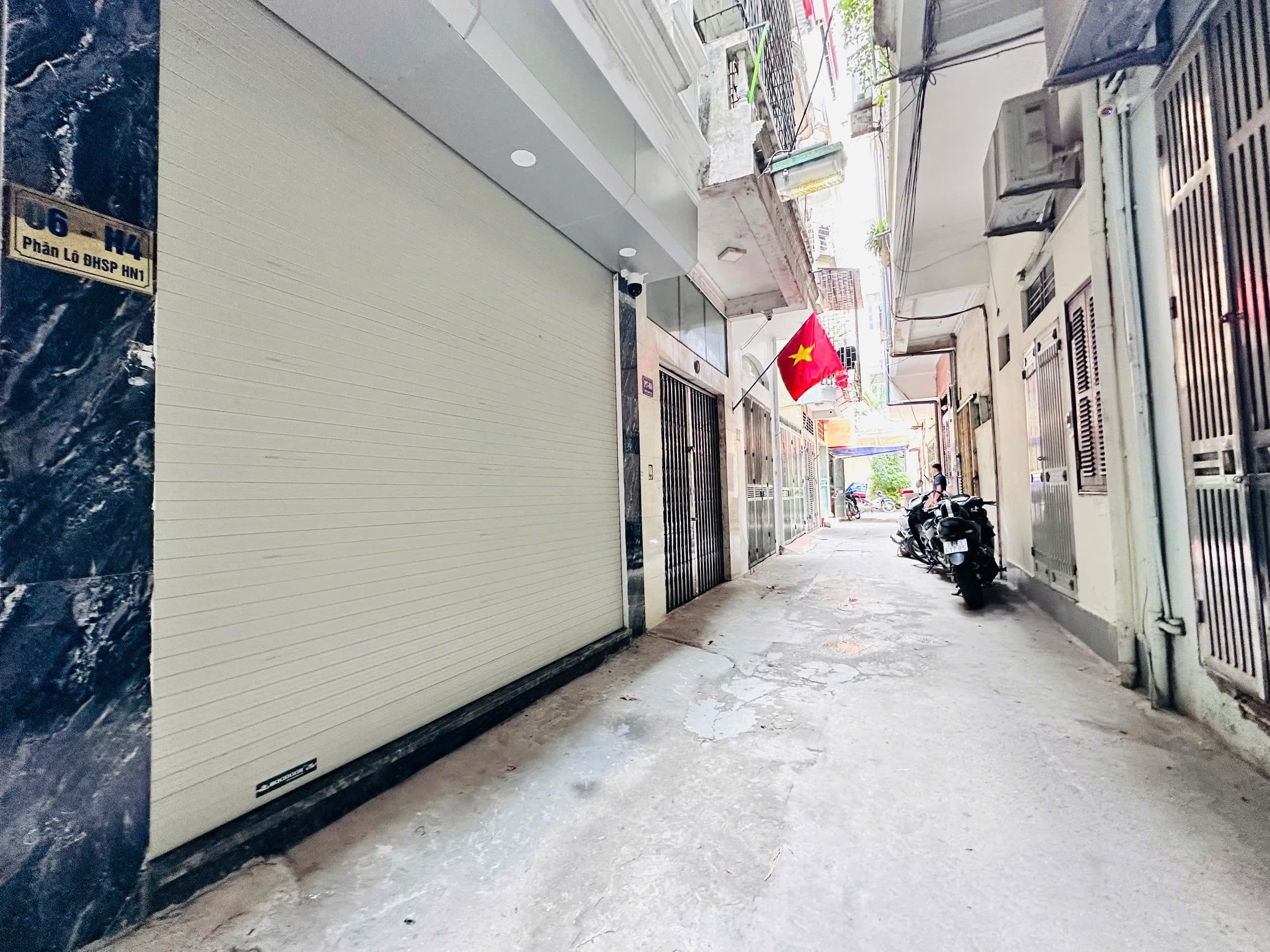 Nhà đất mặt phố, Cầu Giấy, Hà Nội - 45m² giá 22.5 tỷ