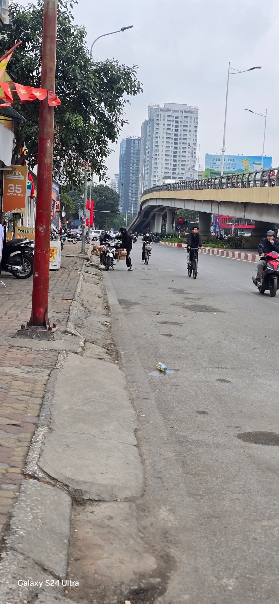 Nhà đất mặt phố, Cầu Giấy, Hà Nội - 70m² giá 18.9 tỷ