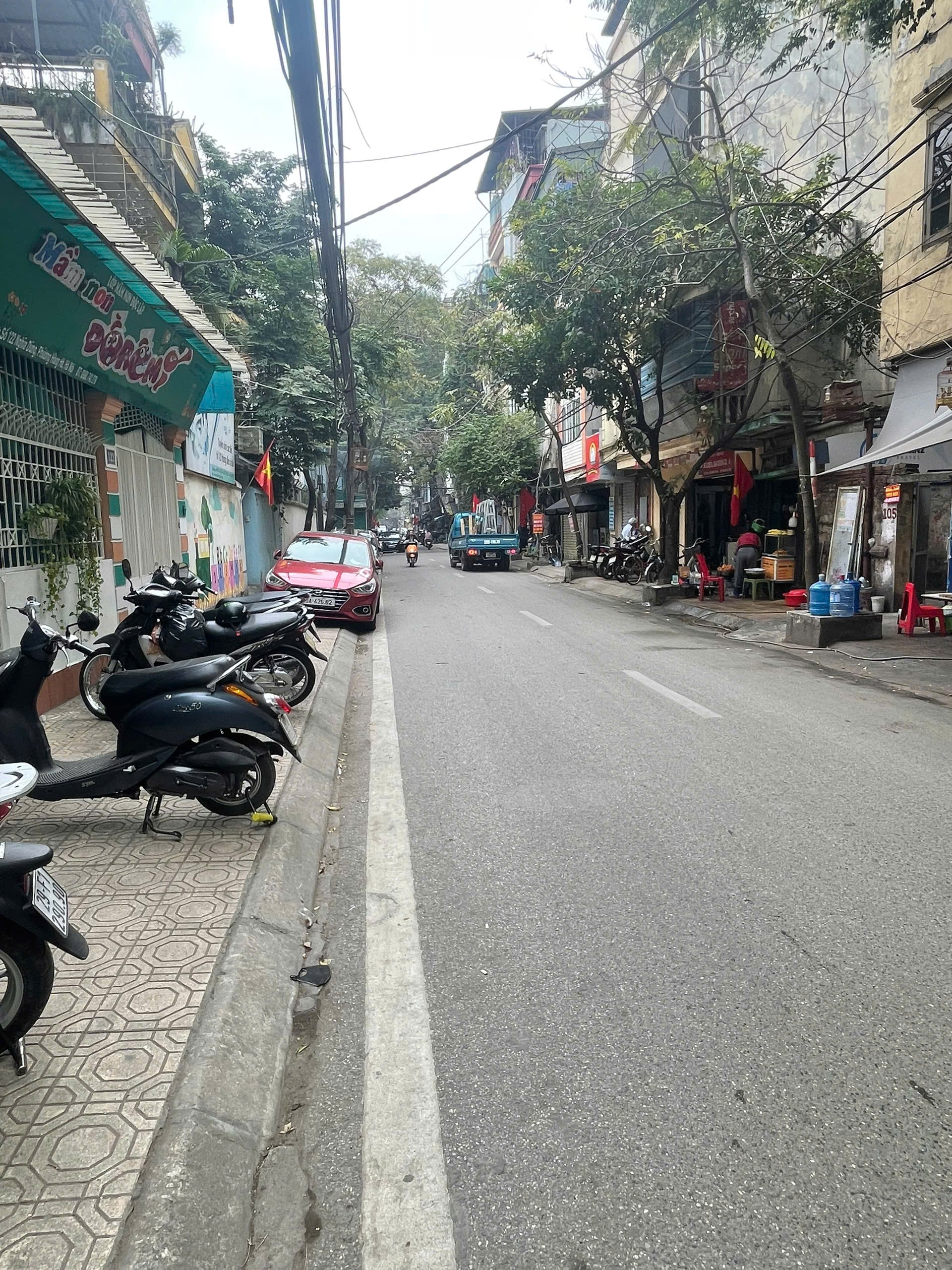 Nhà đất mặt phố, Ba Đình, Hà Nội - 38m² giá 9.9 tỷ