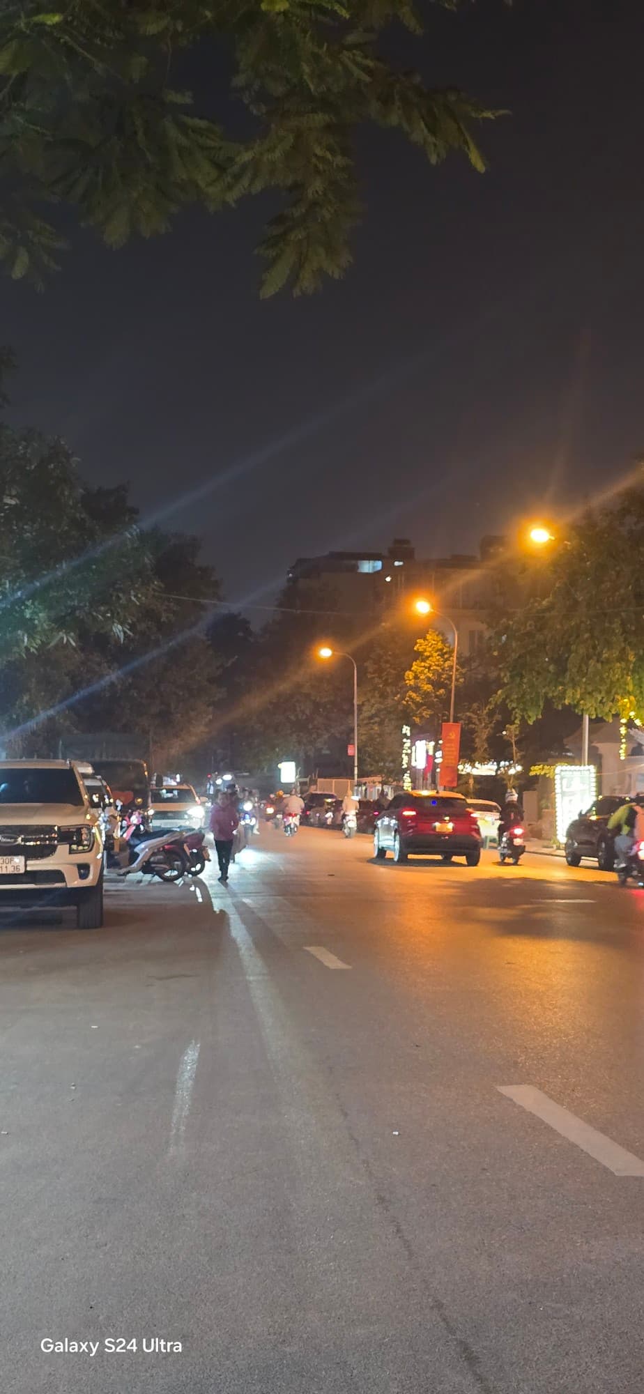 Nhà đất mặt phố, Cầu Giấy, Hà Nội - 104m² giá 25 tỷ